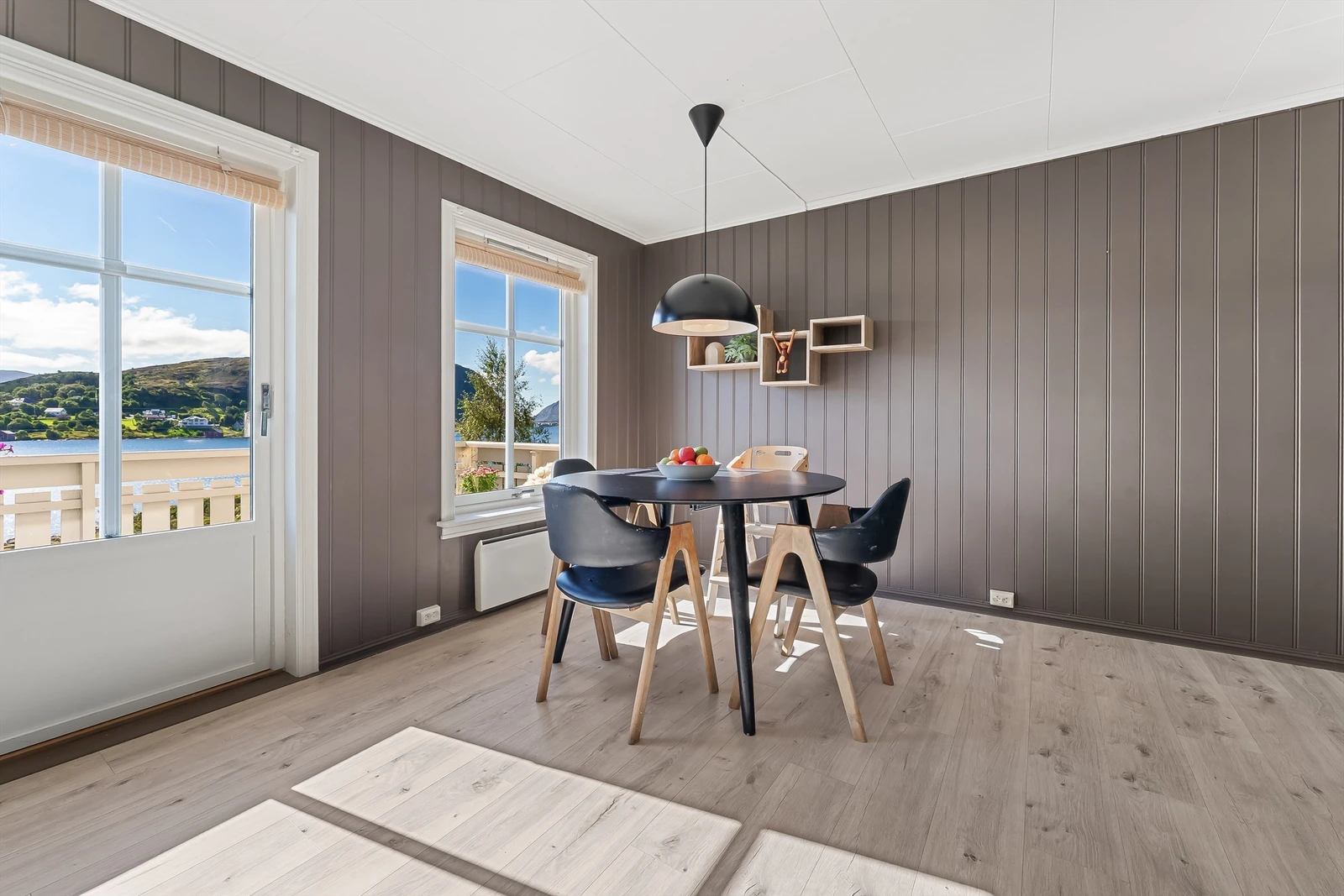 Spisestue. Galleribilde