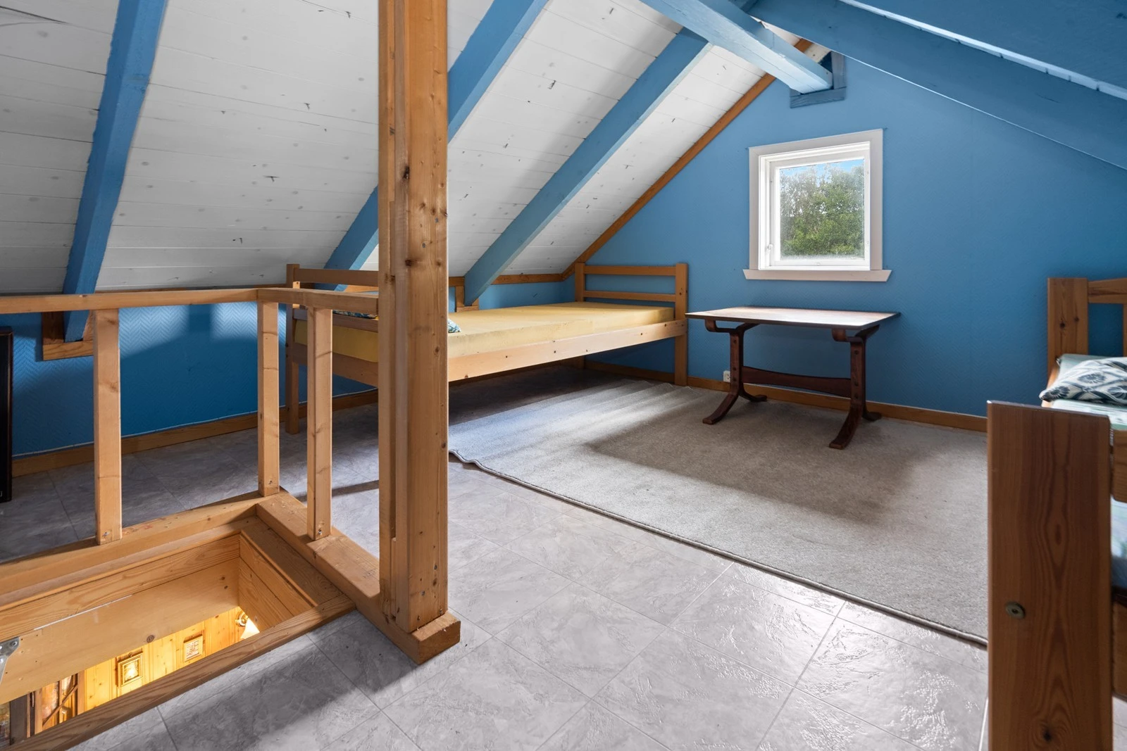 Inneredet loft - ikke godkjent for varig opphold Galleribilde