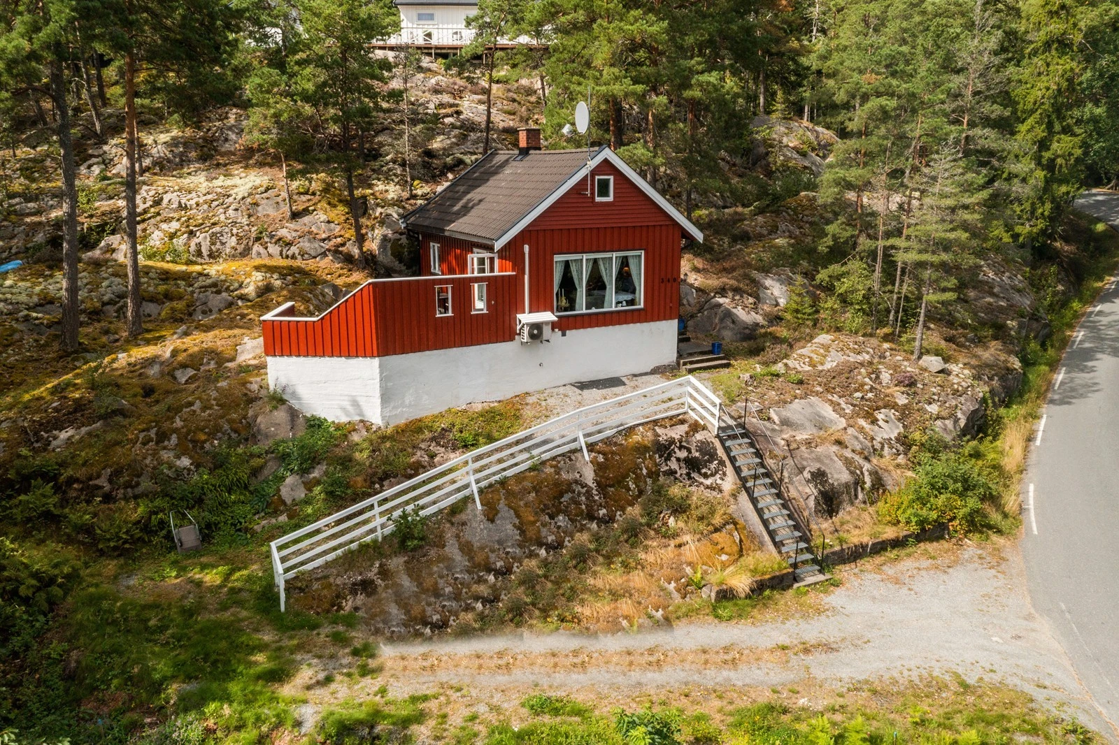 Velkommen til Grimsøyveien 340 - Presentert av EiendomsMegler1 ved Birgit Grandahl Galleribilde