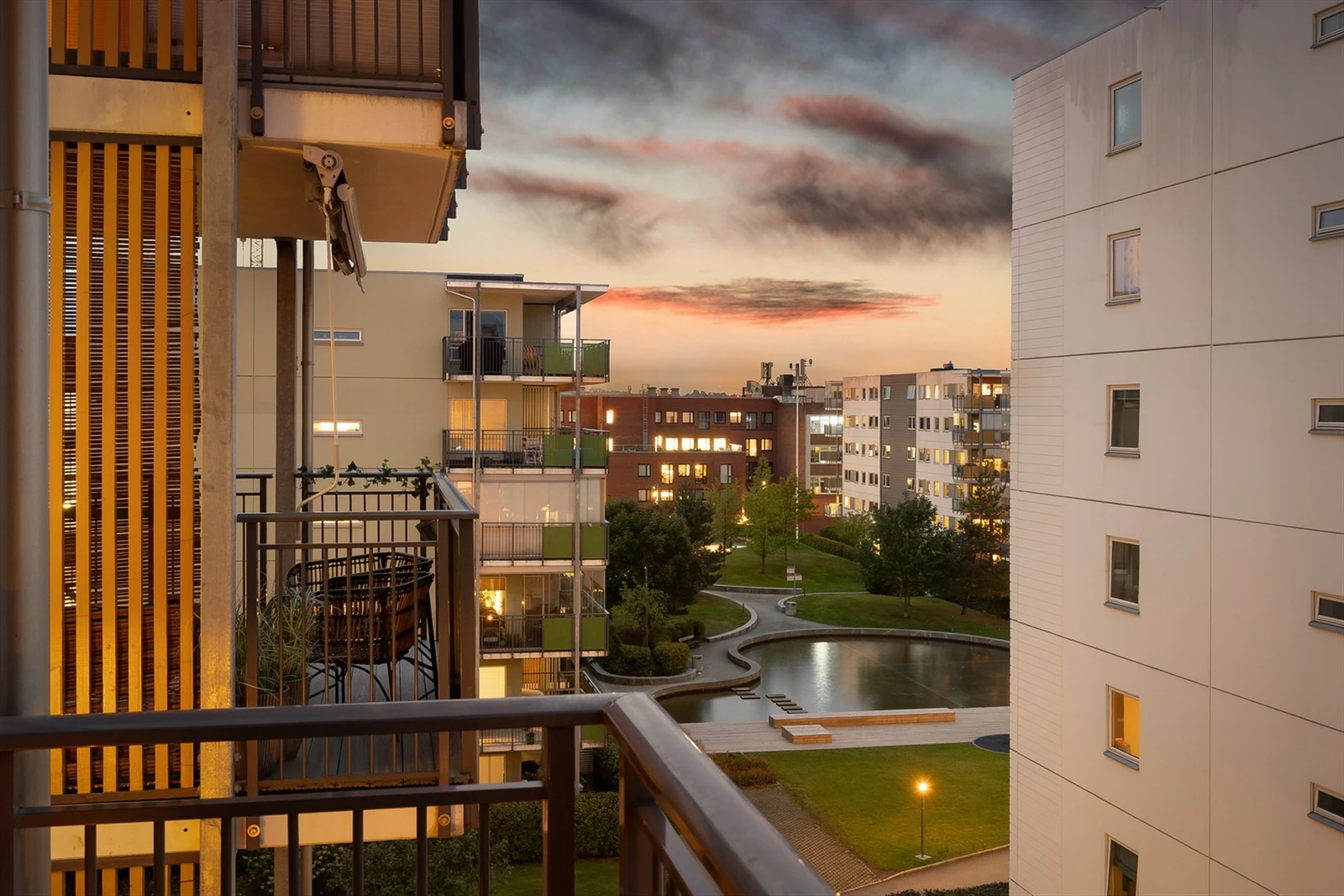 Bo urbant og sentralt med kort vei til t-bane, dagligvare og et rikt utvalg av serveringssteder og servicetilbud. Galleribilde