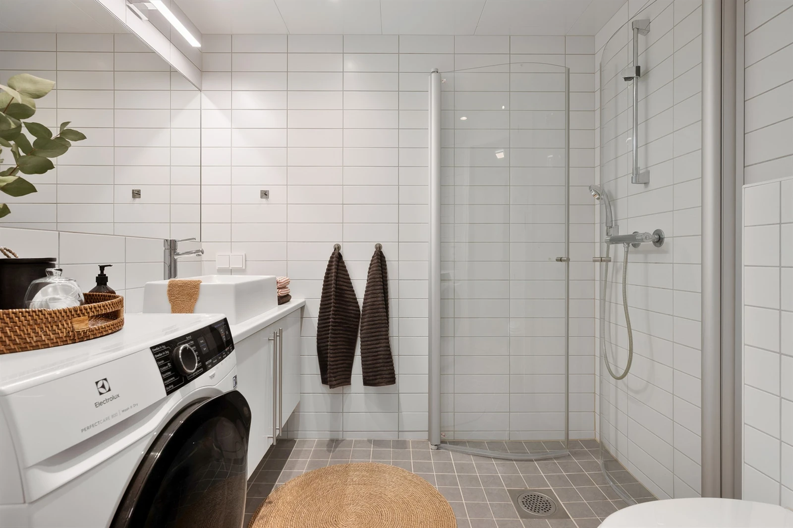 Flott bad med varme i gulvet. Galleribilde