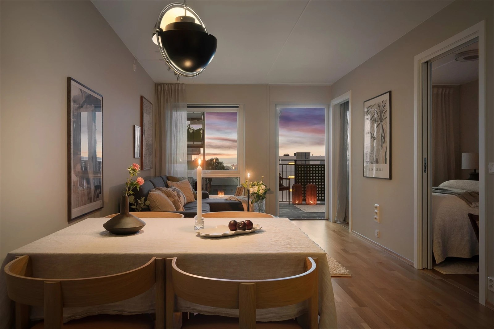 Lørenmegler Sindre Nyhus v/Krogsveen har gleden av å presentere en lekker 2-roms med solrik balkong og svært gode solforhold. Galleribilde