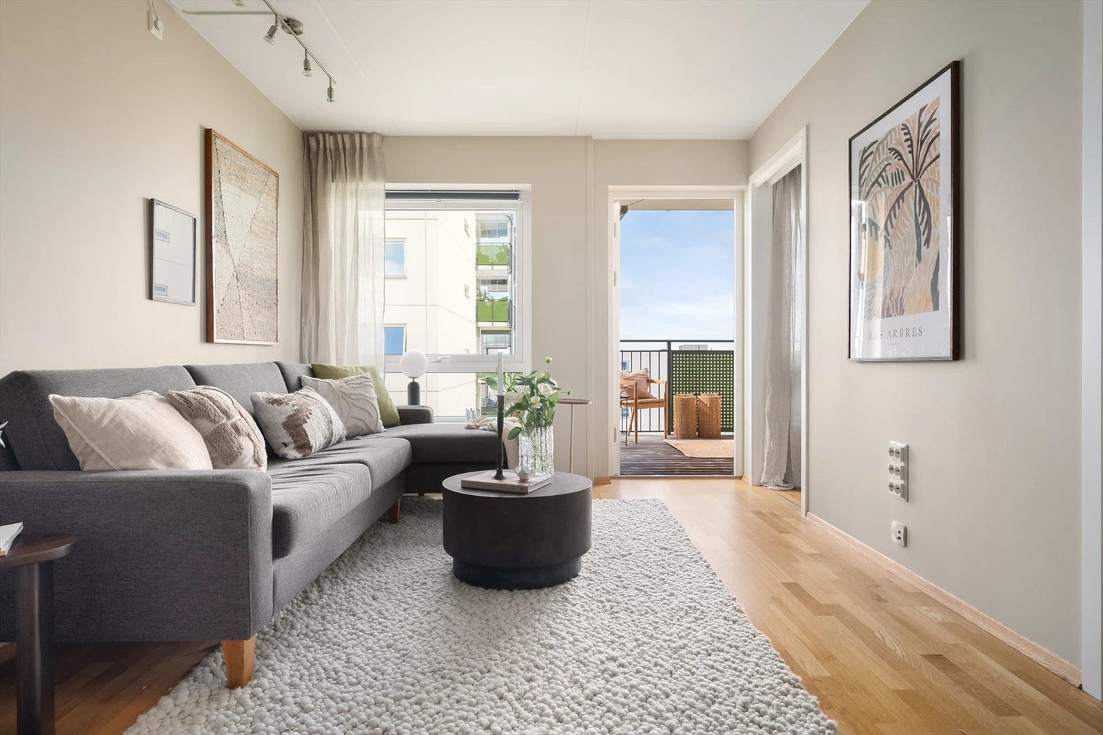 Det er balansert ventilasjon i leiligheten. Galleribilde