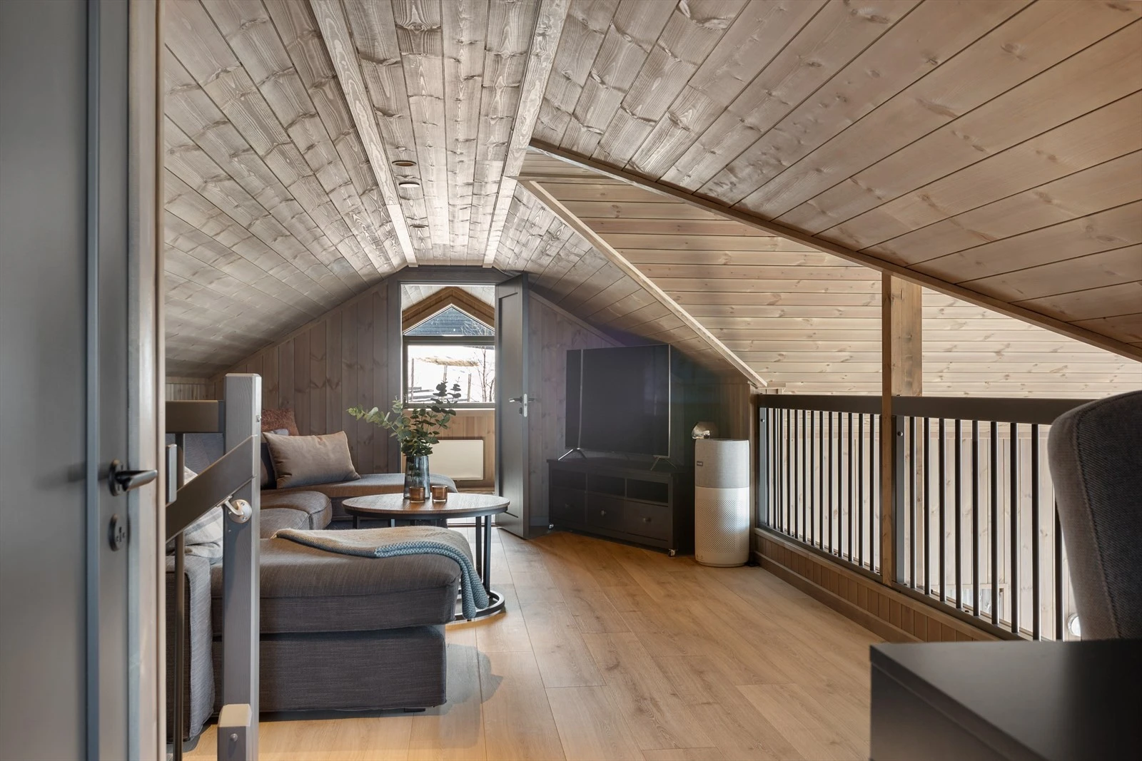 Hems med tv-stue. Galleribilde