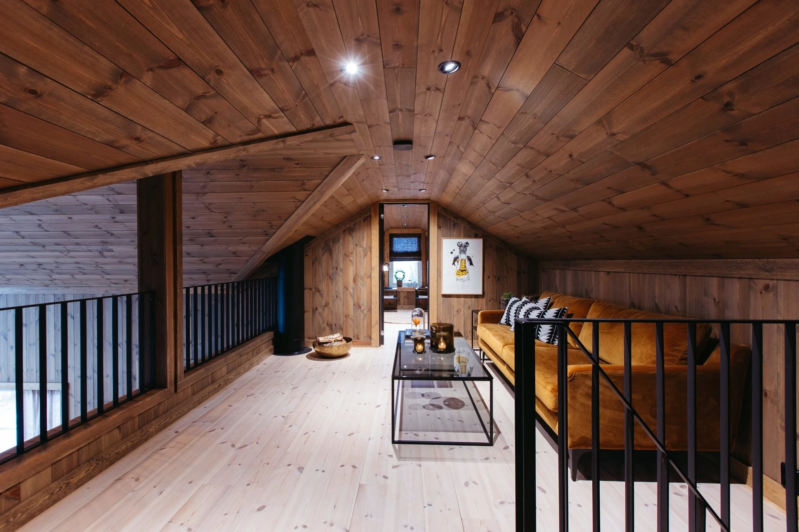 Loftstue som er perfekt f.eks til barna, eller dersom man ønsker å trekke seg litt tilbake Galleribilde