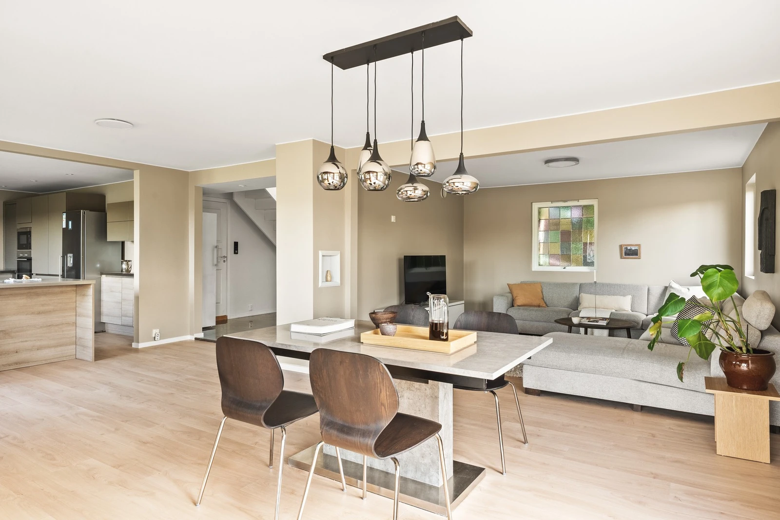 Stuen er et av boligens virkelige høydepunkter! Galleribilde