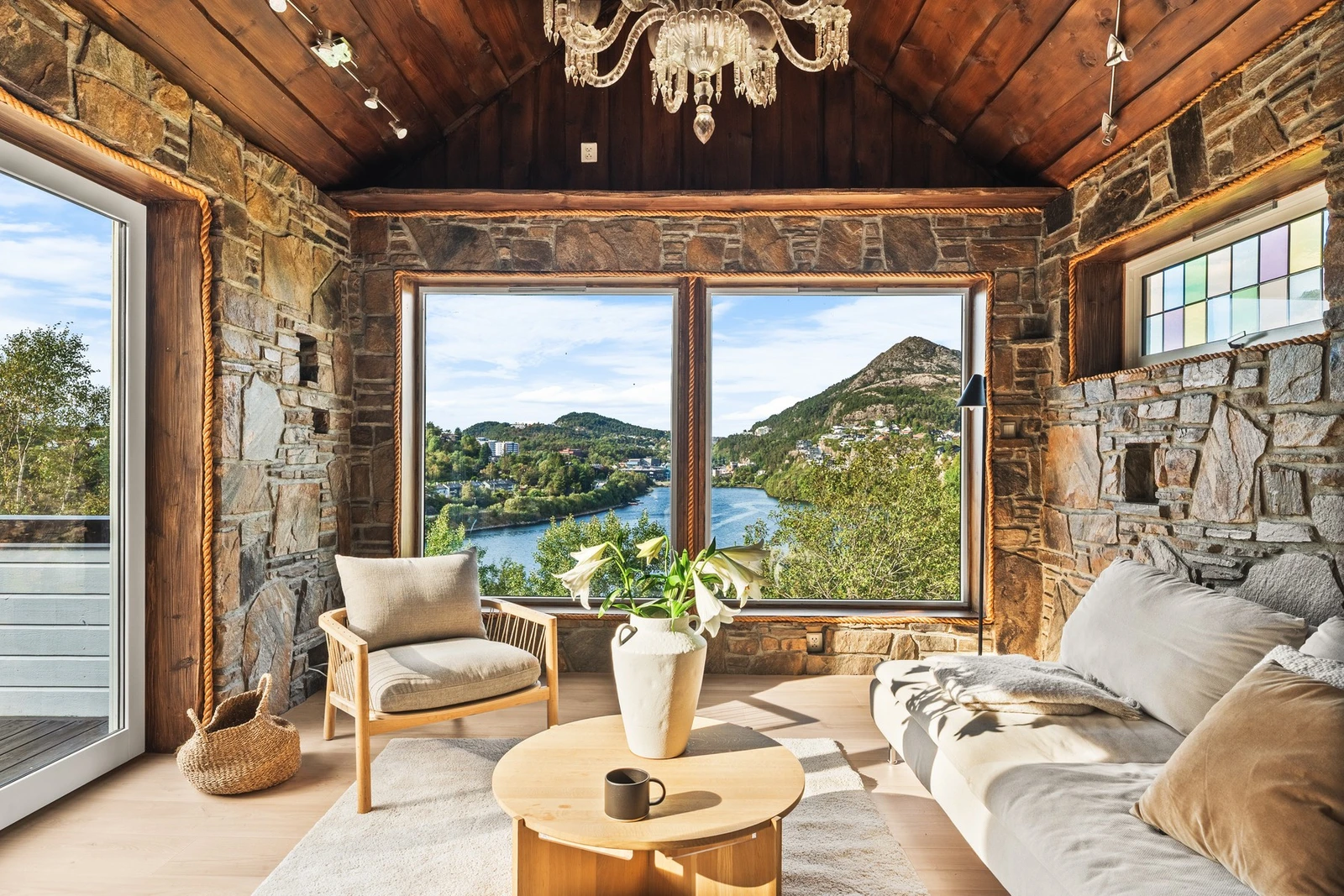 Rommet blir en forlengelse av stuen, og her kan man virkelig finne roen. Galleribilde