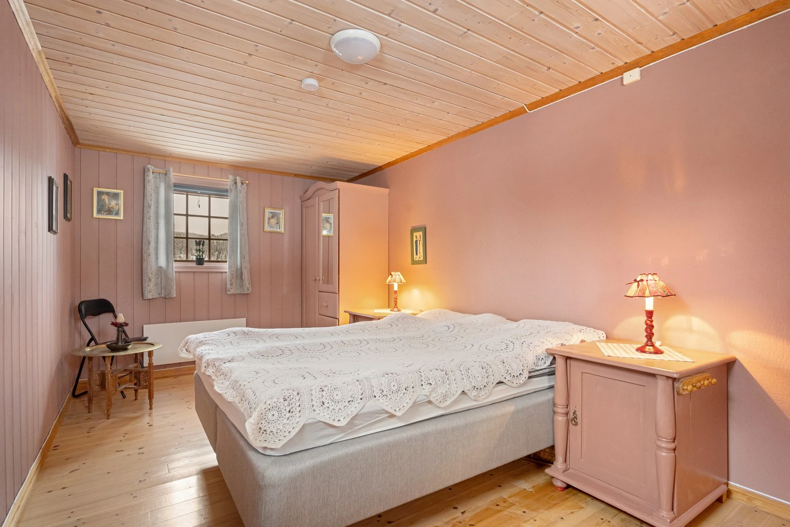 Stort soverom på hovedplan Galleribilde