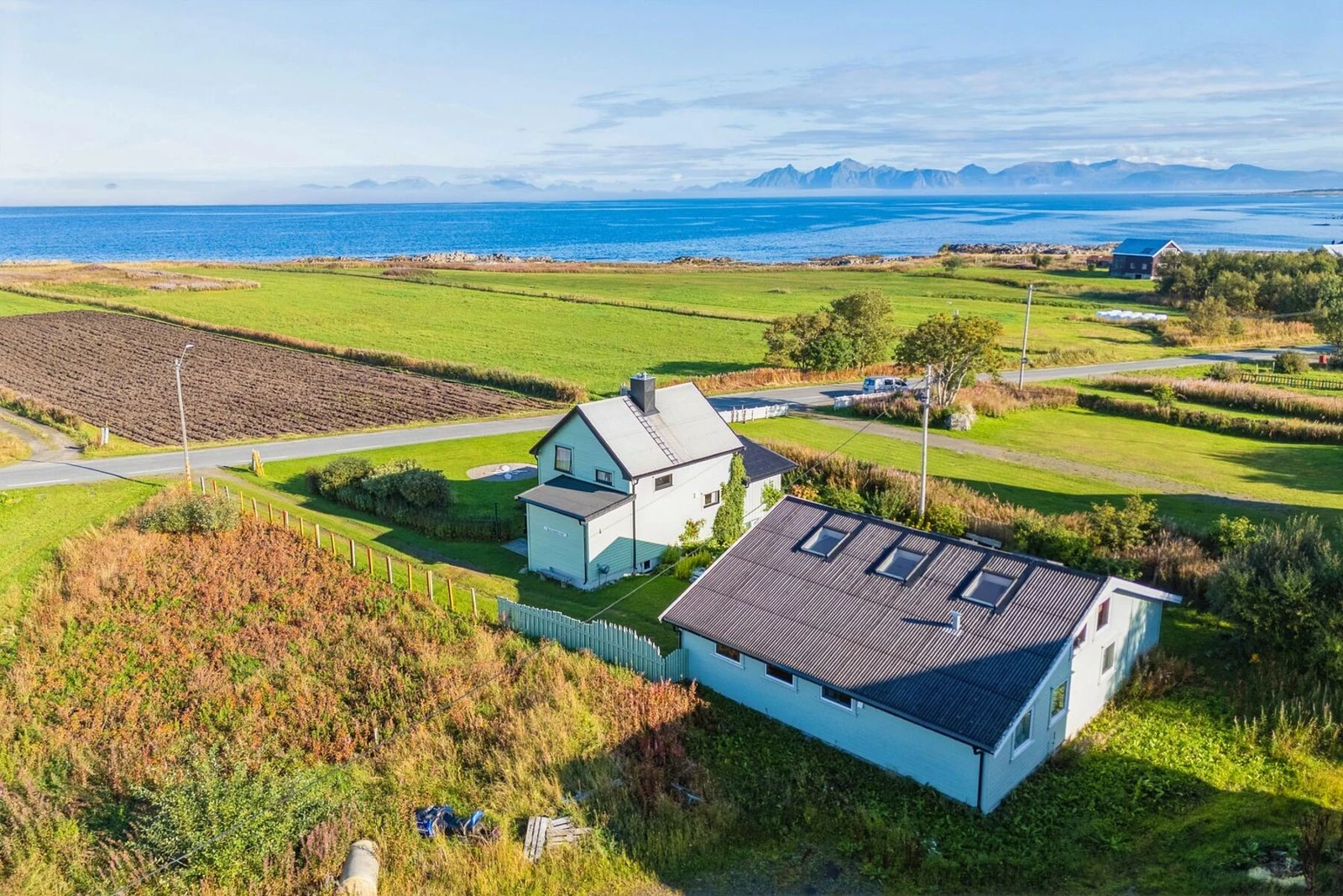 EIE Harstad v/megler Vetle Larsen har gleden av å presentere Midnattsolveien 1734! Galleribilde