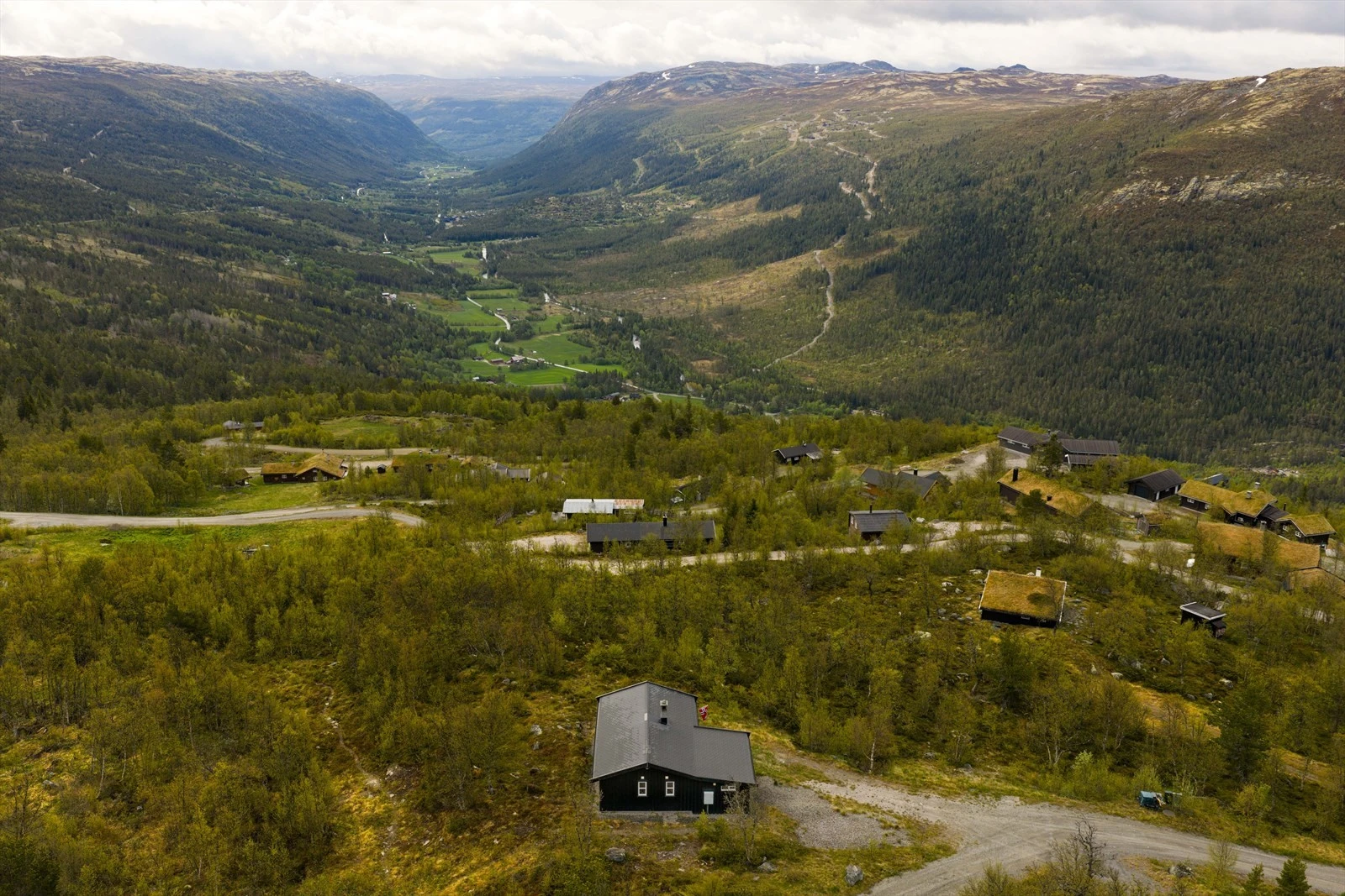 Velkommen til denne stilig fjellhytta ved Nørstebøsetre! Galleribilde