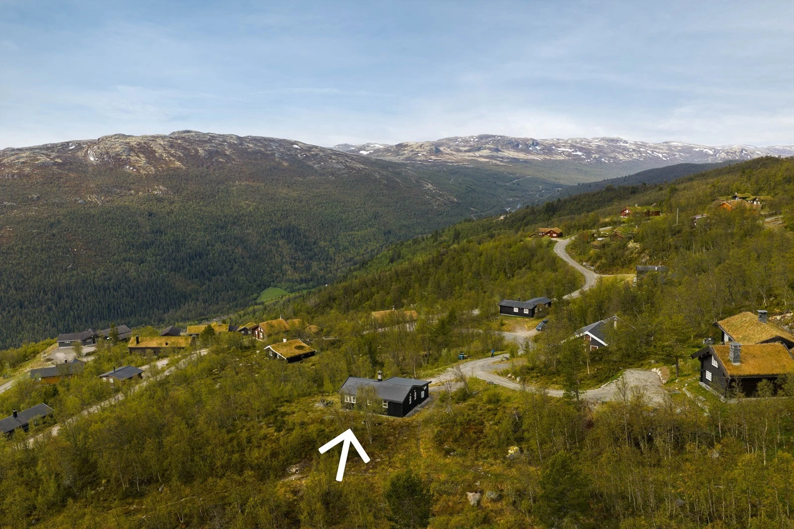 Her har du fantastisk panoramautsikt mot Uvdal Alpinsenter, Dagalifjell og Hardangervidda Galleribilde