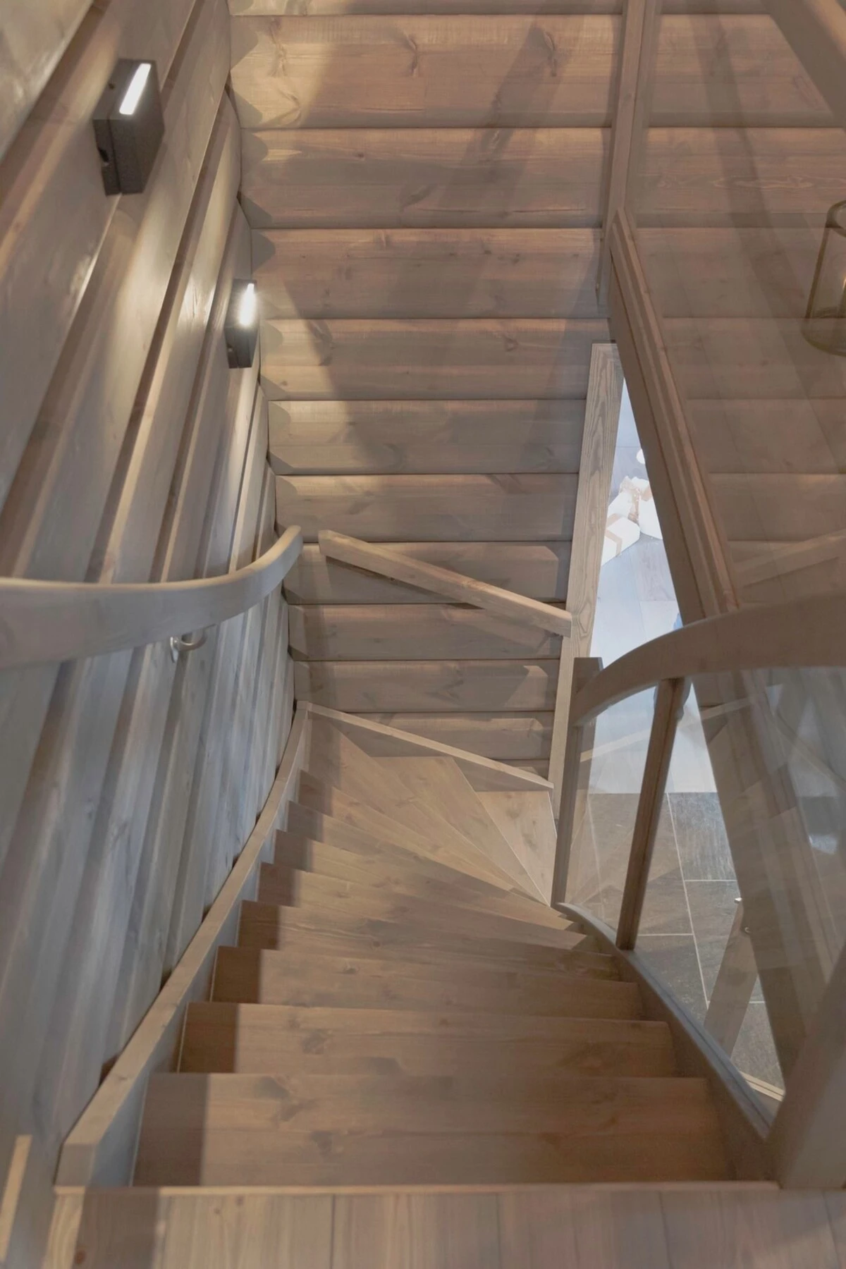 God trapp opp til 2.etg
Foto fra Andor visningshytte på Hellerudsletta Galleribilde