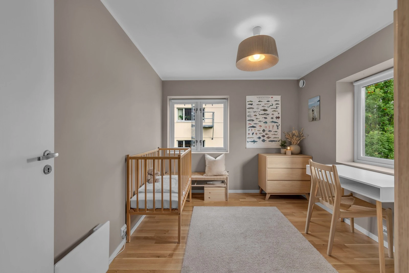 Vinduer i 2 himmelretninger Galleribilde