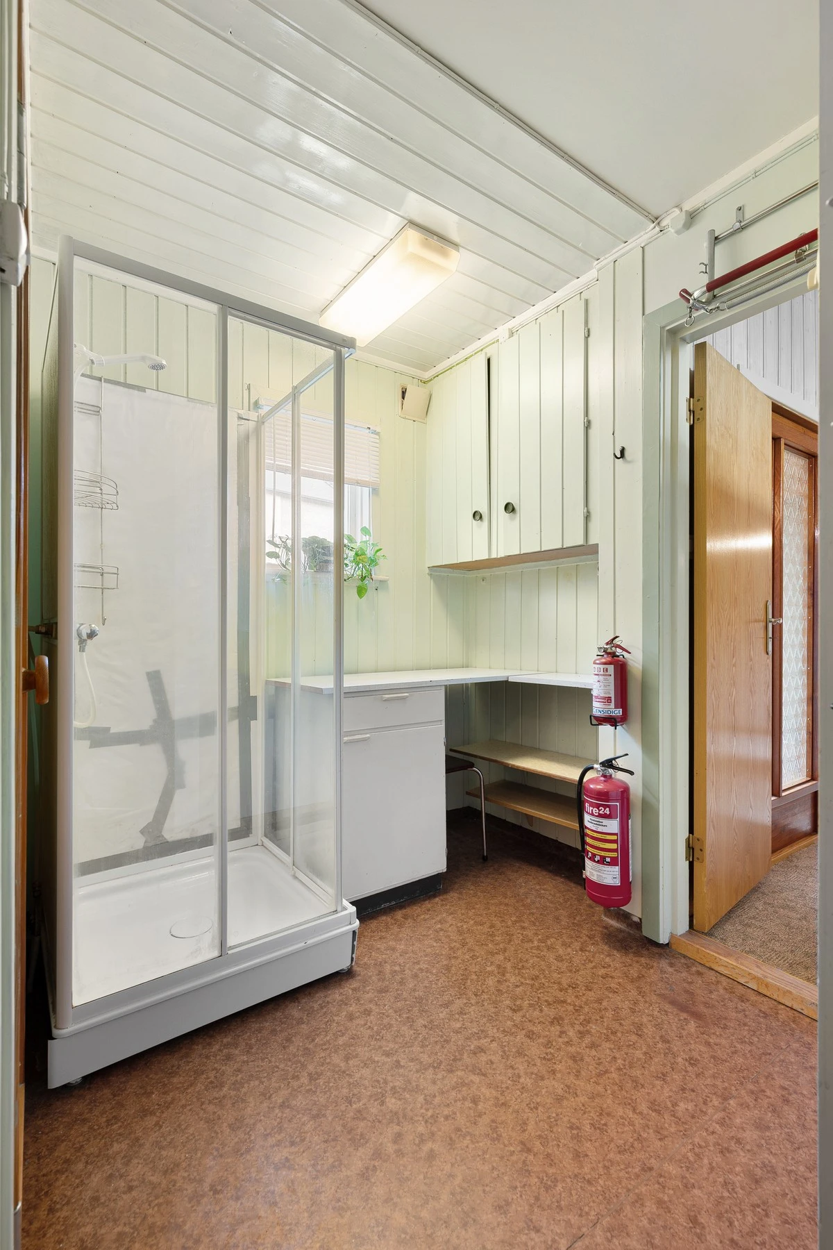 På vaskerommet er det dusjkabinett og badstue Galleribilde