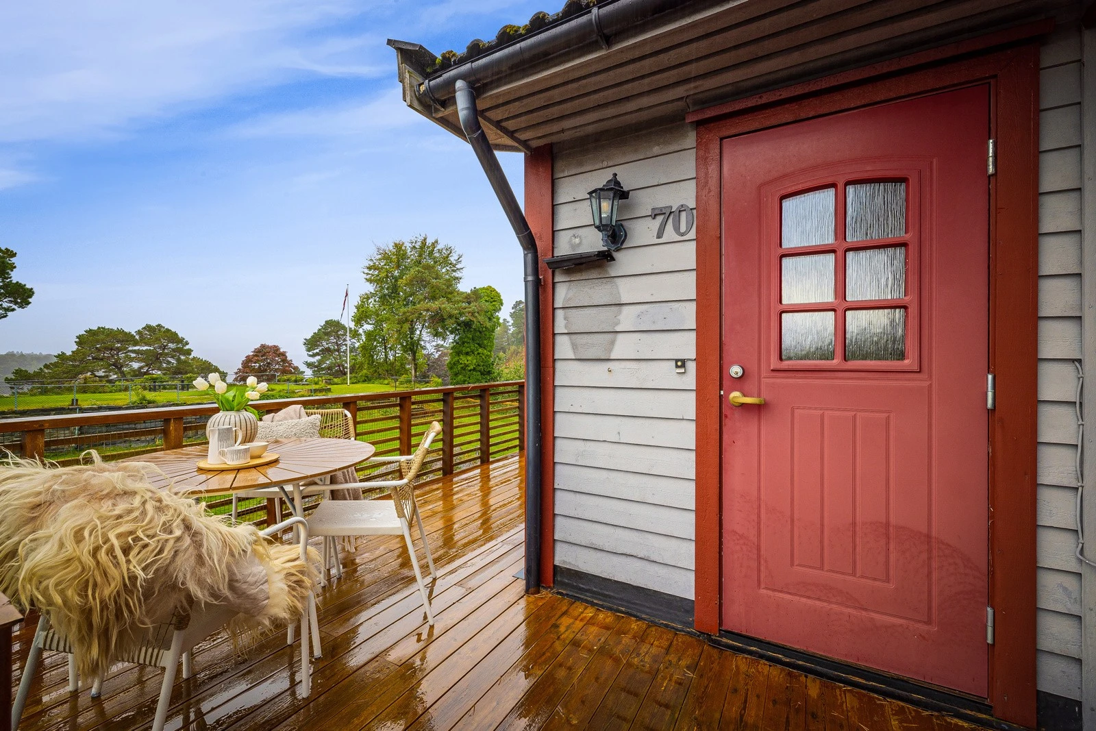 Leilighet i 2 etasje med egen inngang. Galleribilde