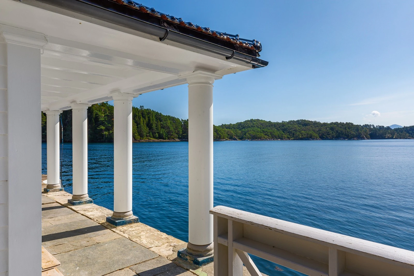 Dette er jo bare en drøm, ta med noen venner og nyt sommeren når den dukker opp igjen. Galleribilde