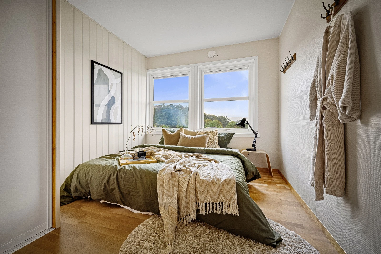 Det er 2 soverom i leiligheten. Galleribilde