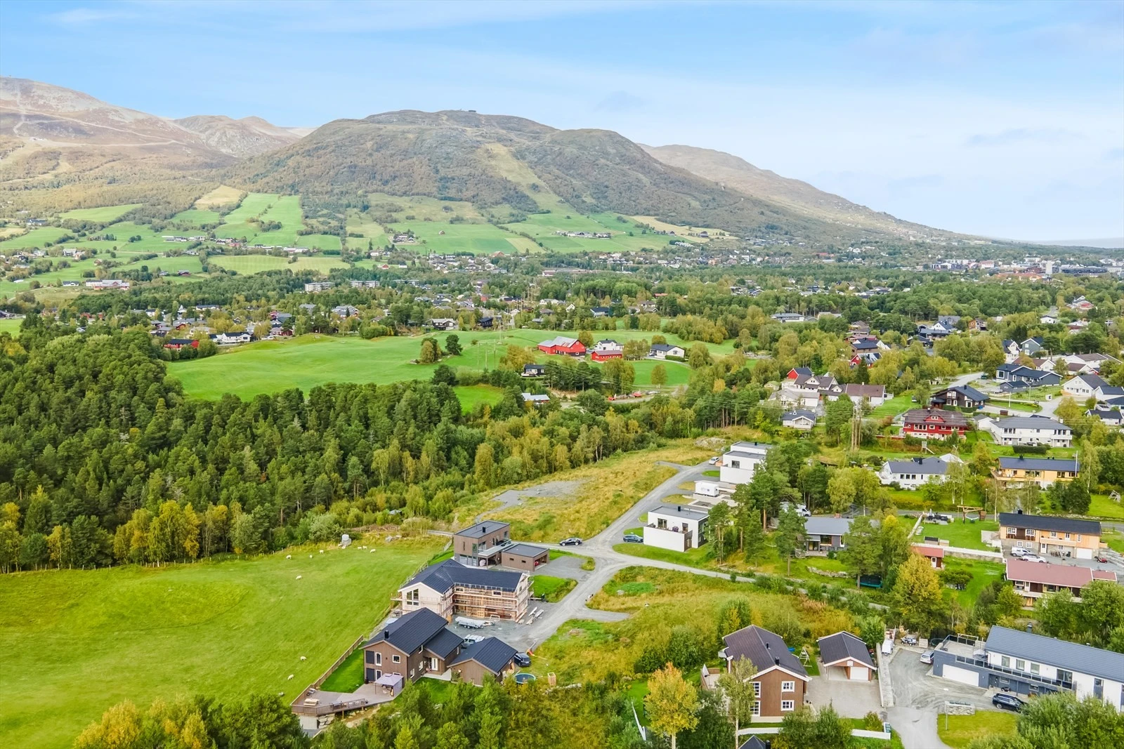 Ingen byggeklausul! Ta kontakt med megler for priser på forskjellige nøkkelferdige boliger levert av Norges Hus - Oppdal Bygg. Her kan boligdrømmen bygges til gunstig pris! Galleribilde