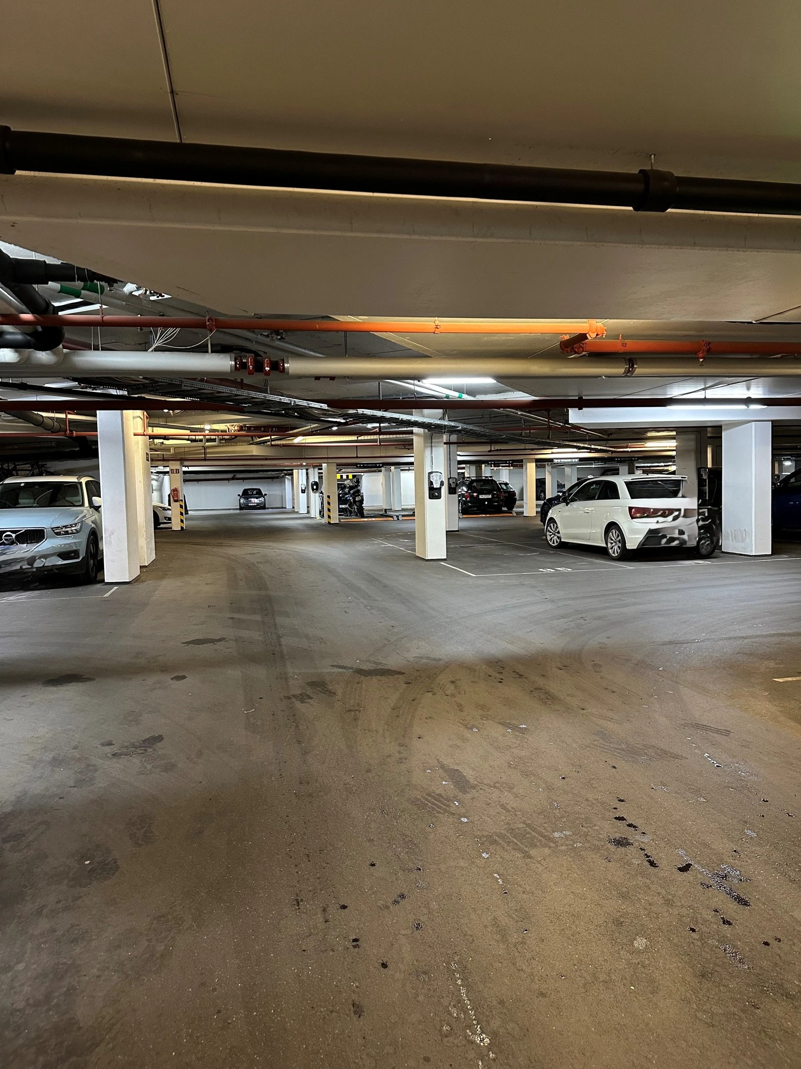 Romslig og luftig anlegg Galleribilde