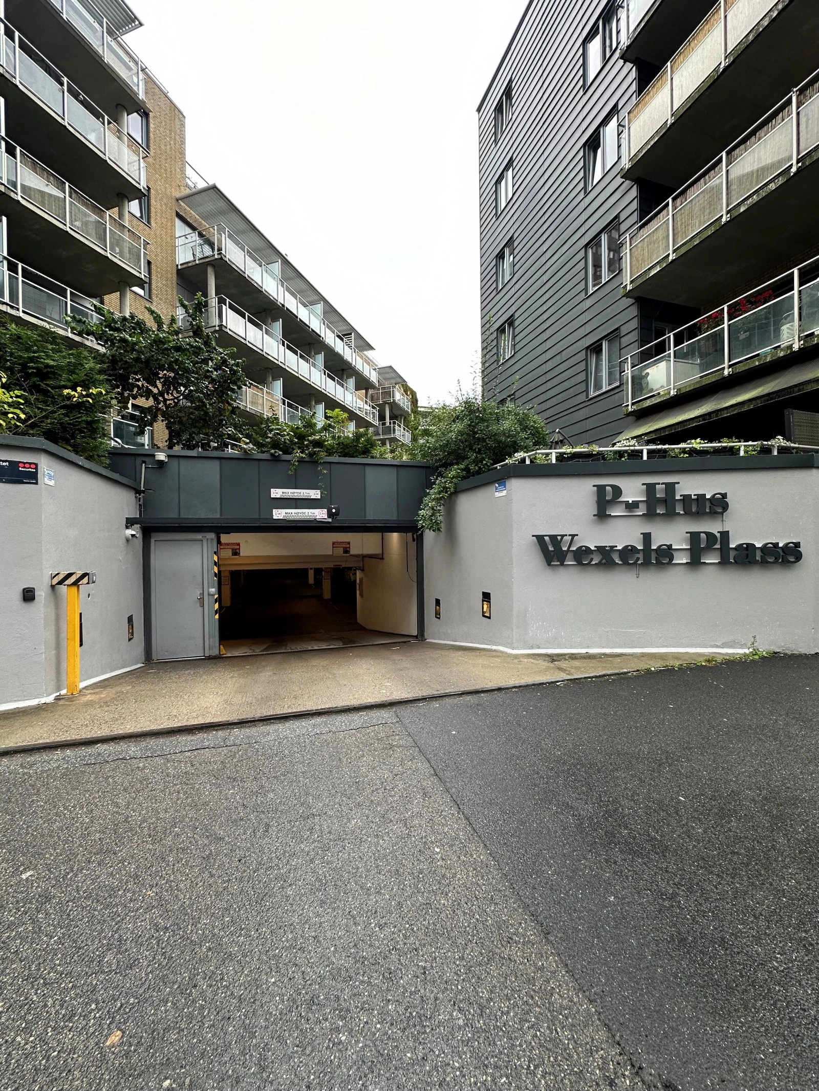 Sentralt på Wexels Plass - mellom Grünerløkka, Tøyen og Grønland Galleribilde