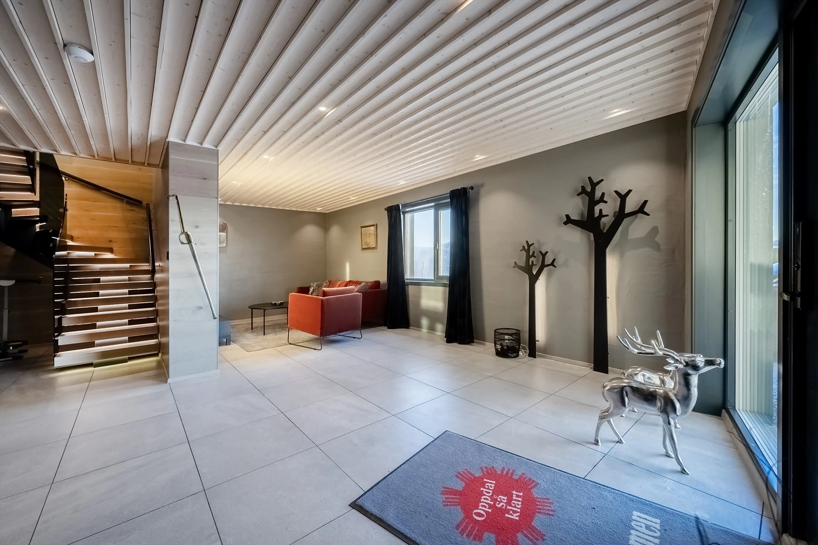 Hall/tv stue/stue 1 (sokkeletasje) Galleribilde