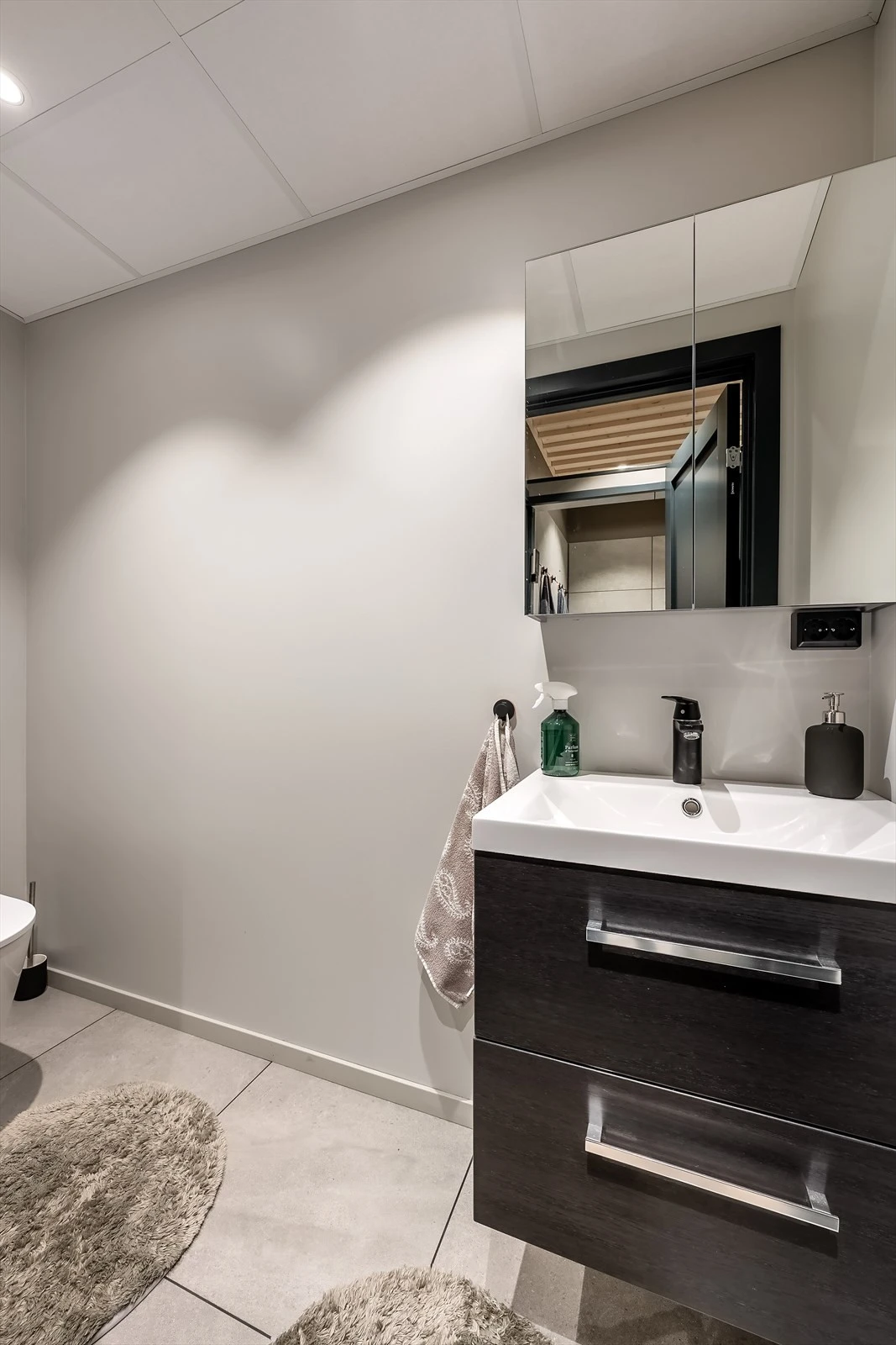 Toalett (sokkeletasje) Galleribilde