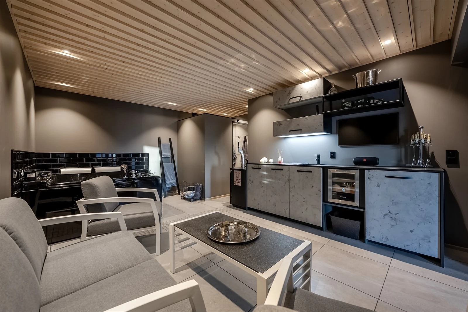 Spa avdeling (sokkeletasje) Galleribilde