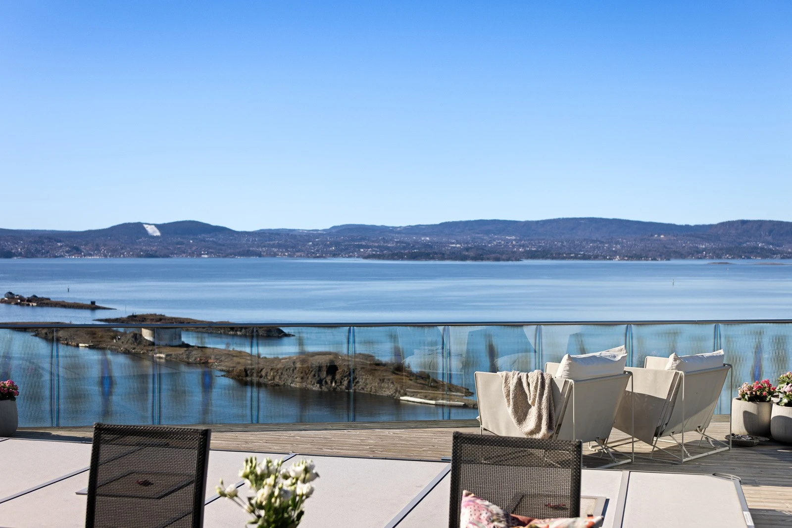 Her får man panoramautsikt over Oslofjorden og nydelige uteplasser med optimale solforhold. Galleribilde