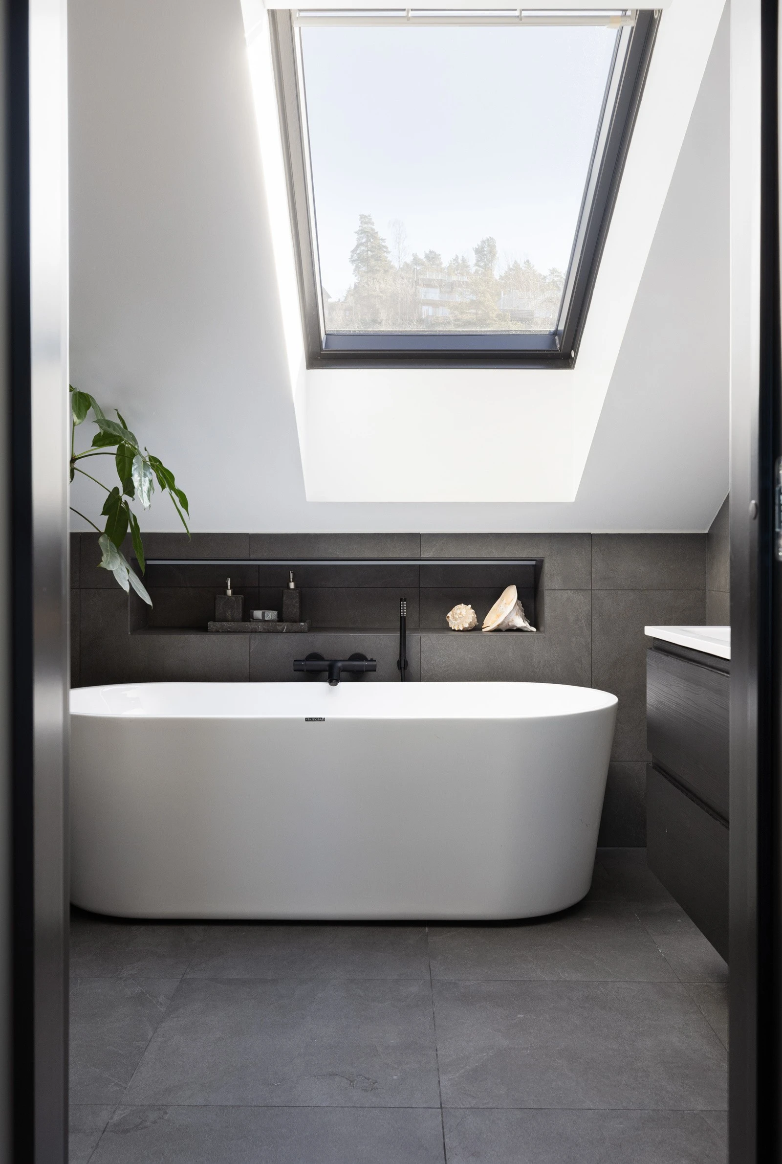 Et deilig badekar gir både funksjonalitet og spa-følelse i hverdagen. Galleribilde