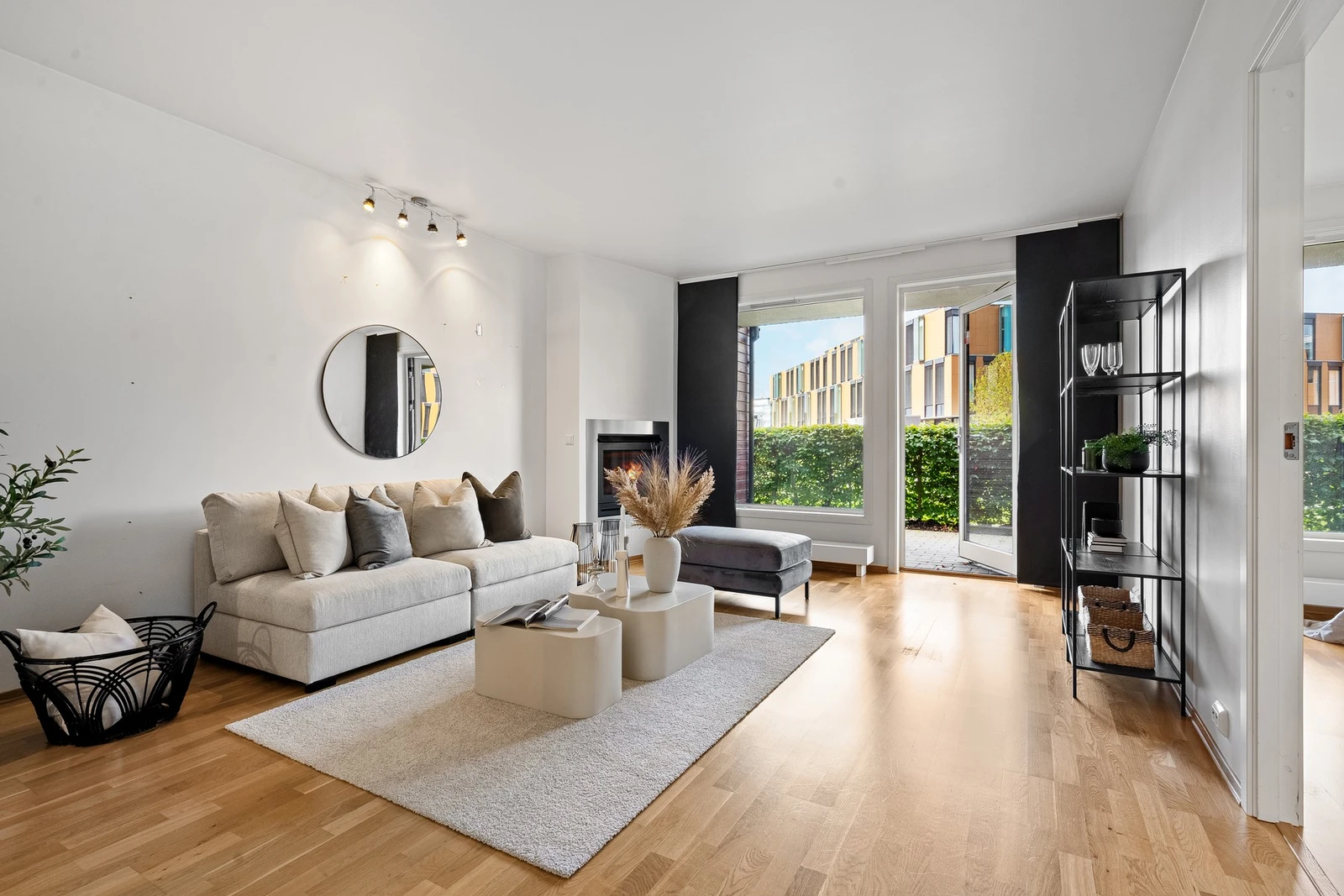 Velkommen inn! Det er gasspeis i stue. Galleribilde