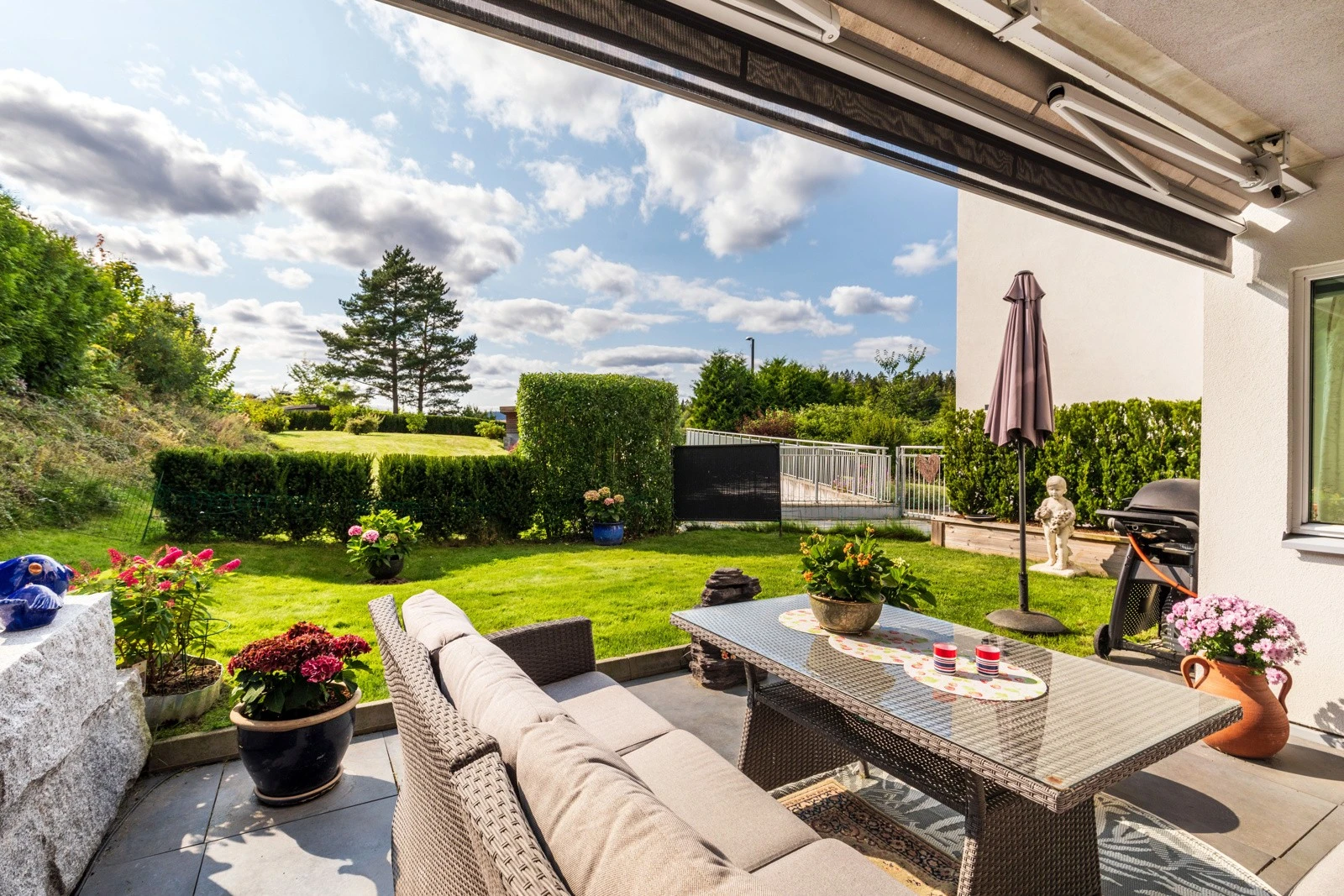 Velkommen til Capralhaugen 34 - Arkitekttegnet 4-mannsbolig fra 2017 med en attraktiv beliggenhet på Jar/Grav. Galleribilde