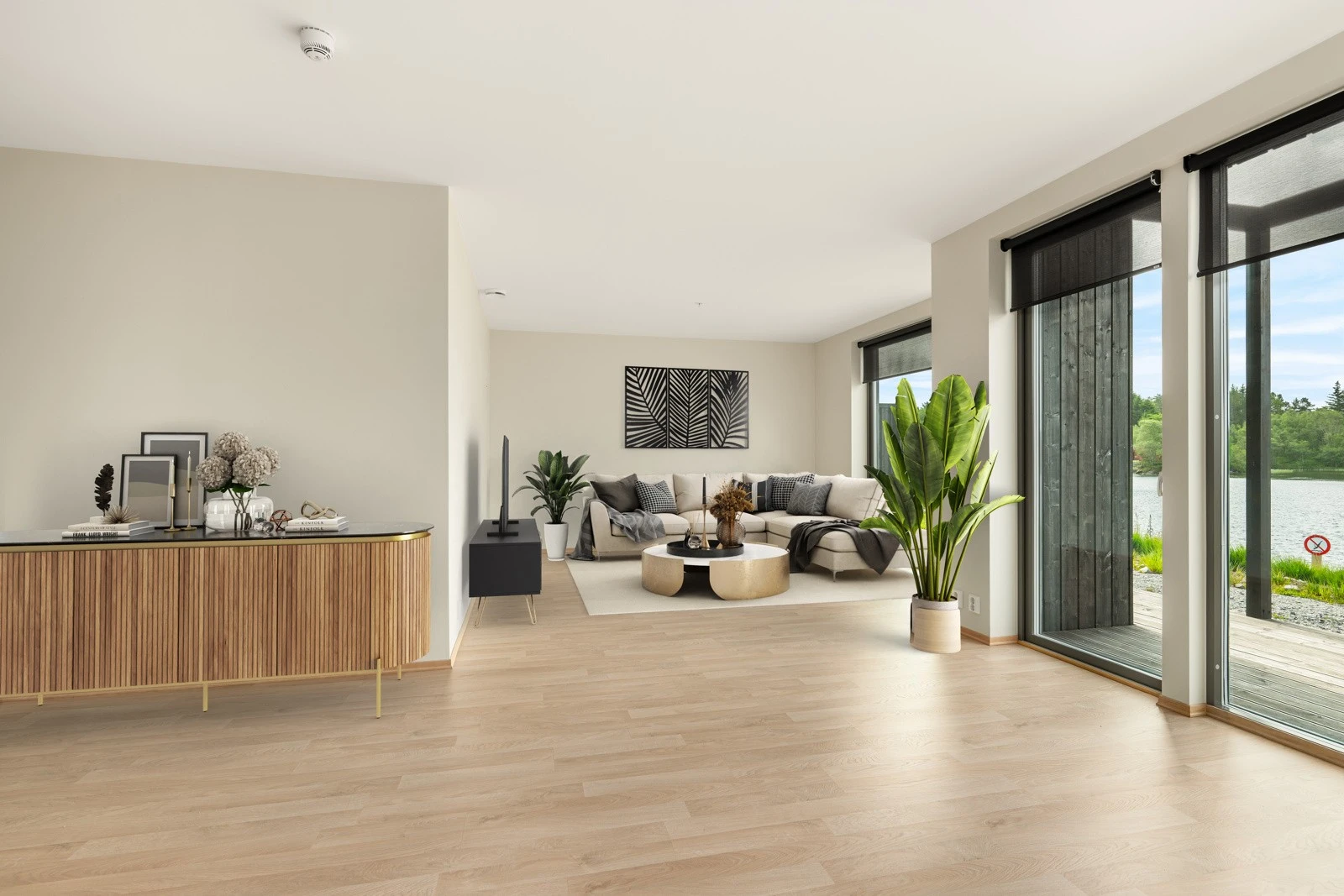 Stor stue med direkte utgang til solrik uteplass Galleribilde