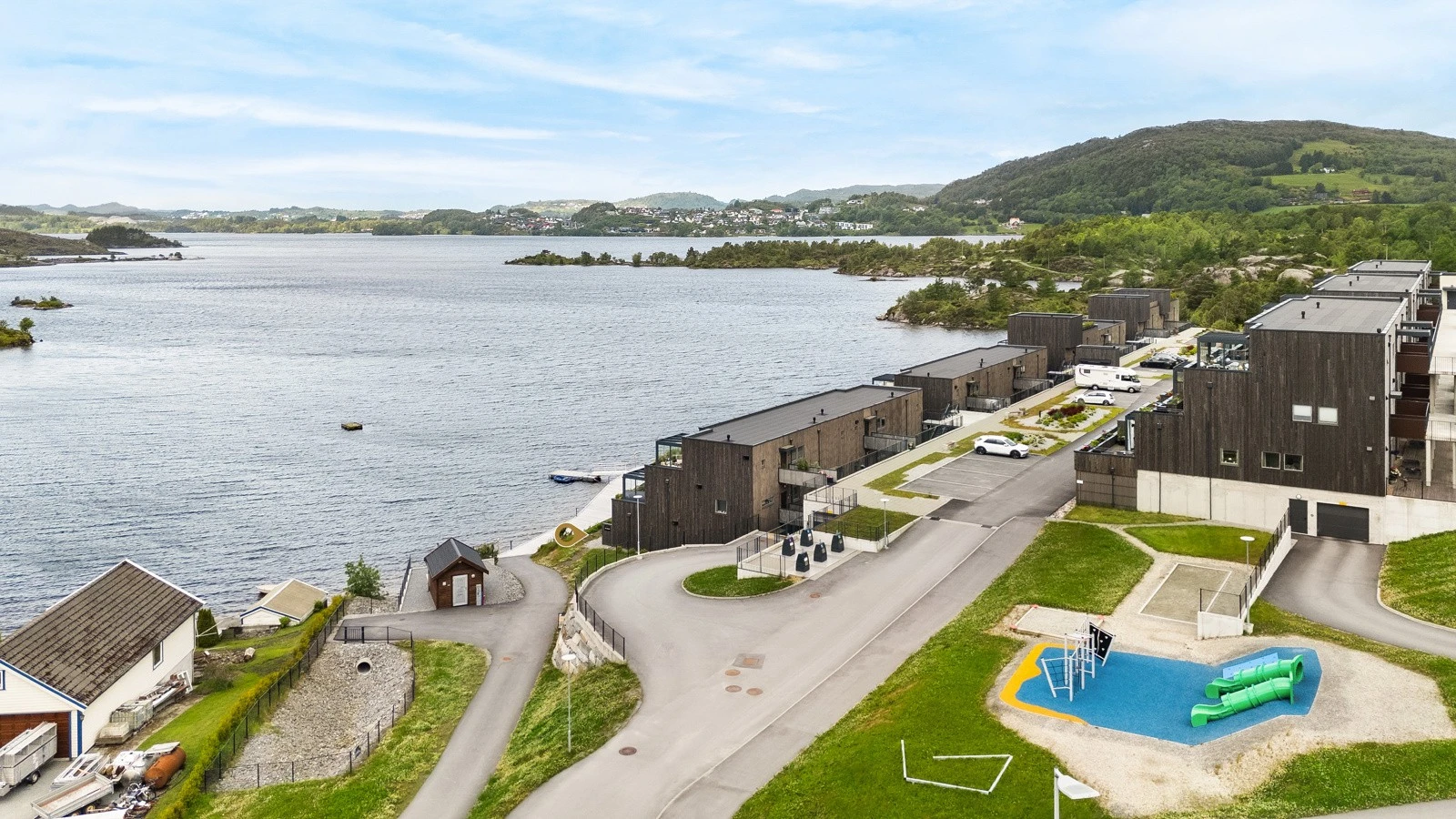 Pent opparbeidet fellestomt Galleribilde