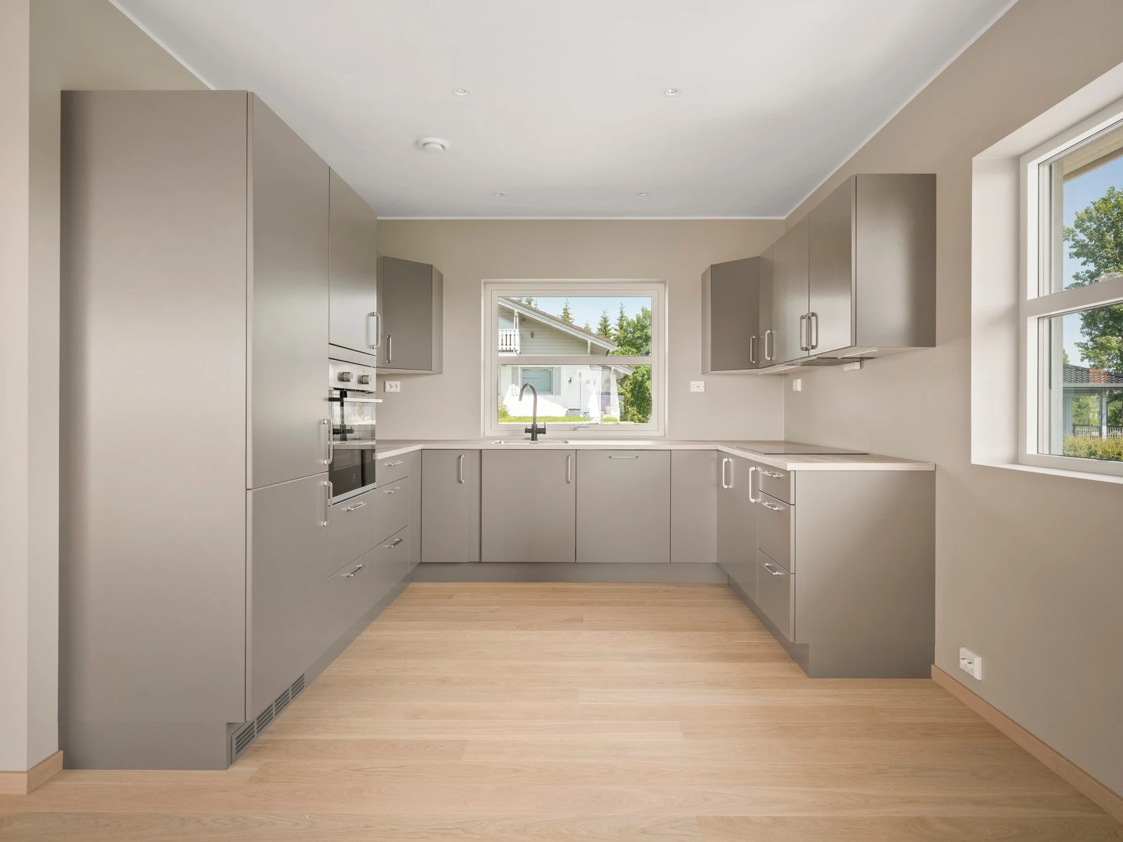 Lekker kjøkkeninnredning fra Agilserien til Huseby i god kvalitet. Galleribilde