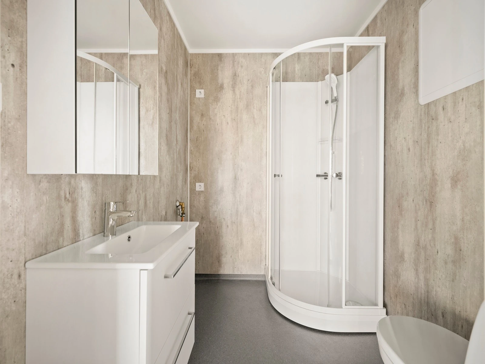 Bad i utleiedel. Galleribilde