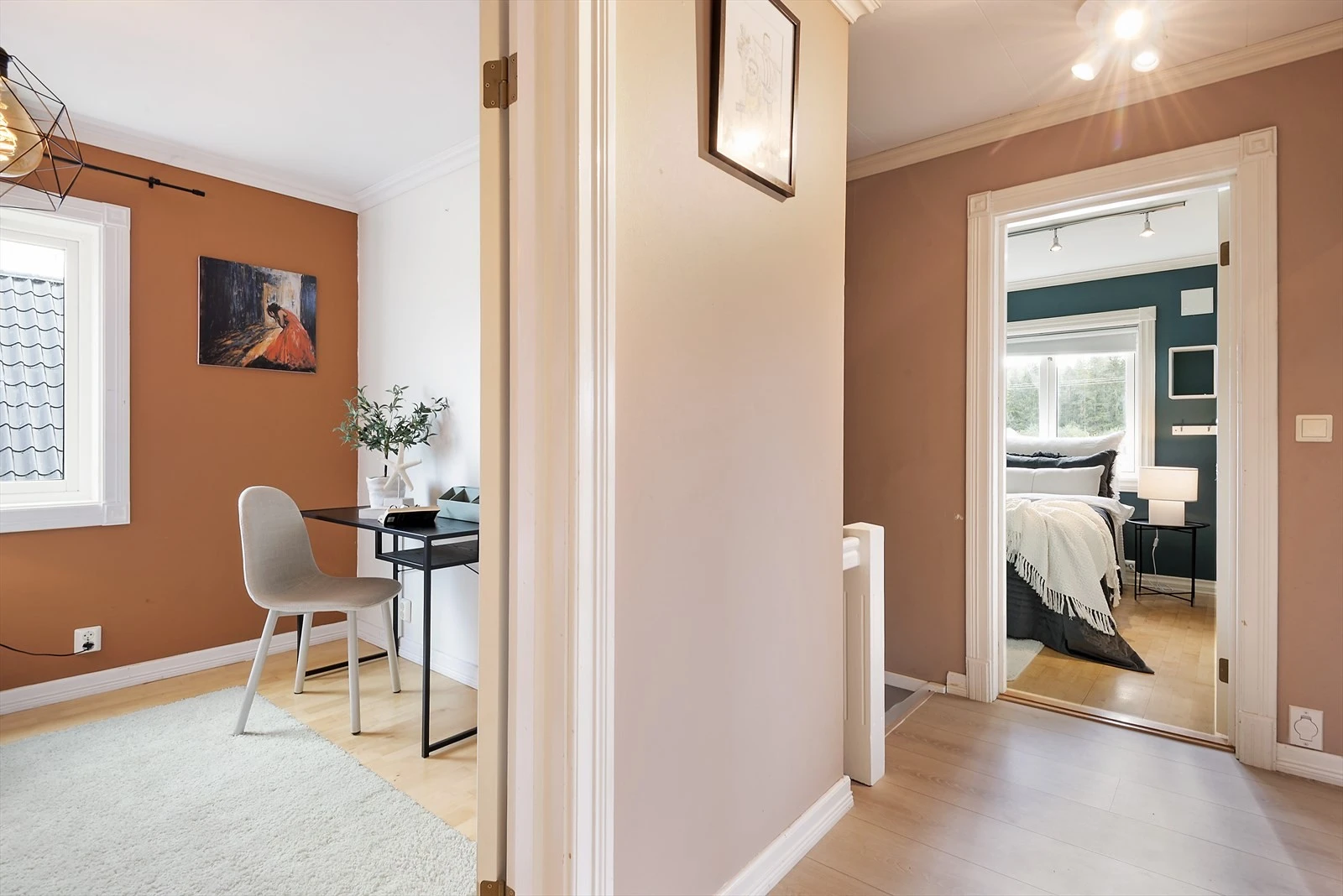 Alle rommene er beliggende i hovedetasjen. Galleribilde