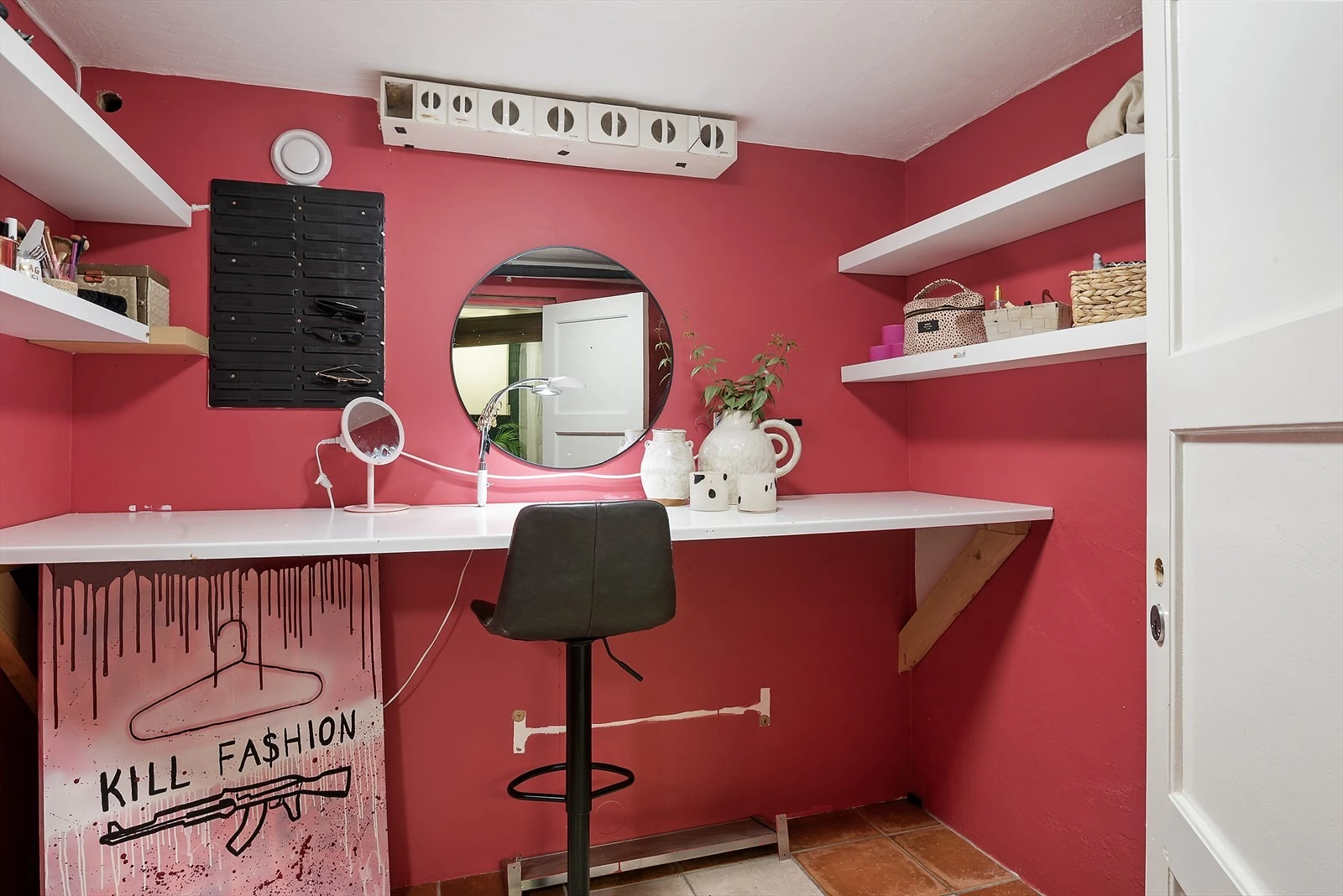 Bod/sminkerom i underetasje. Galleribilde