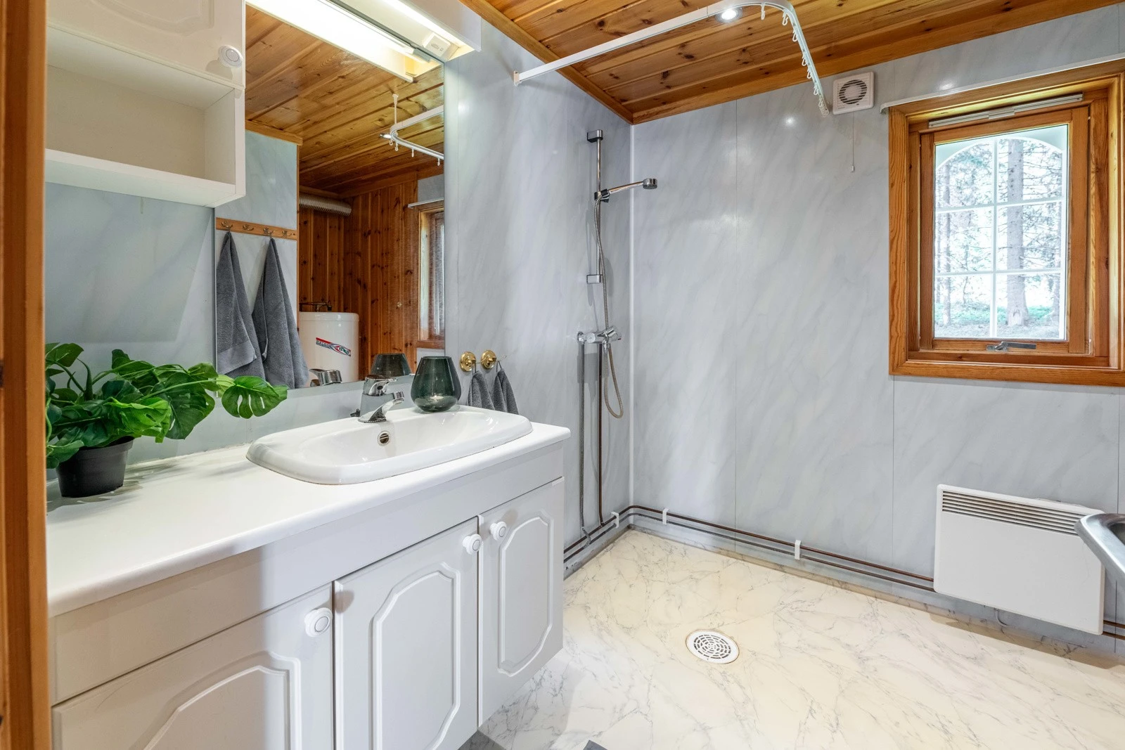 Bad (wc finner du i eget toalettrom) Galleribilde