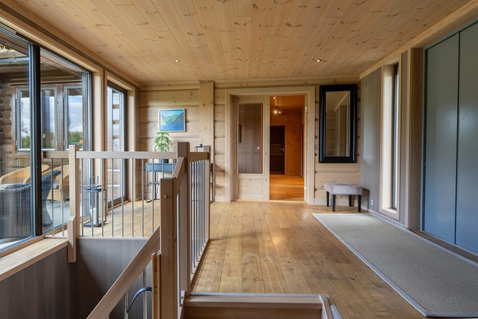 Hall med trapp. Galleribilde