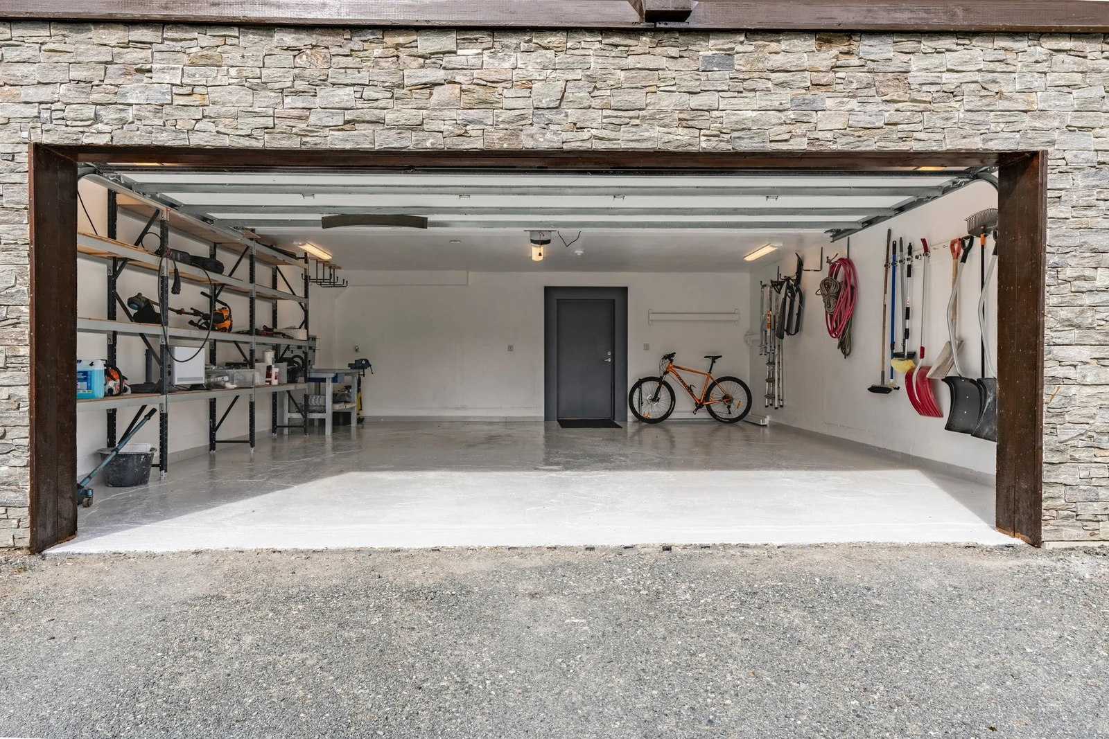 Dobbelgarasje. Galleribilde