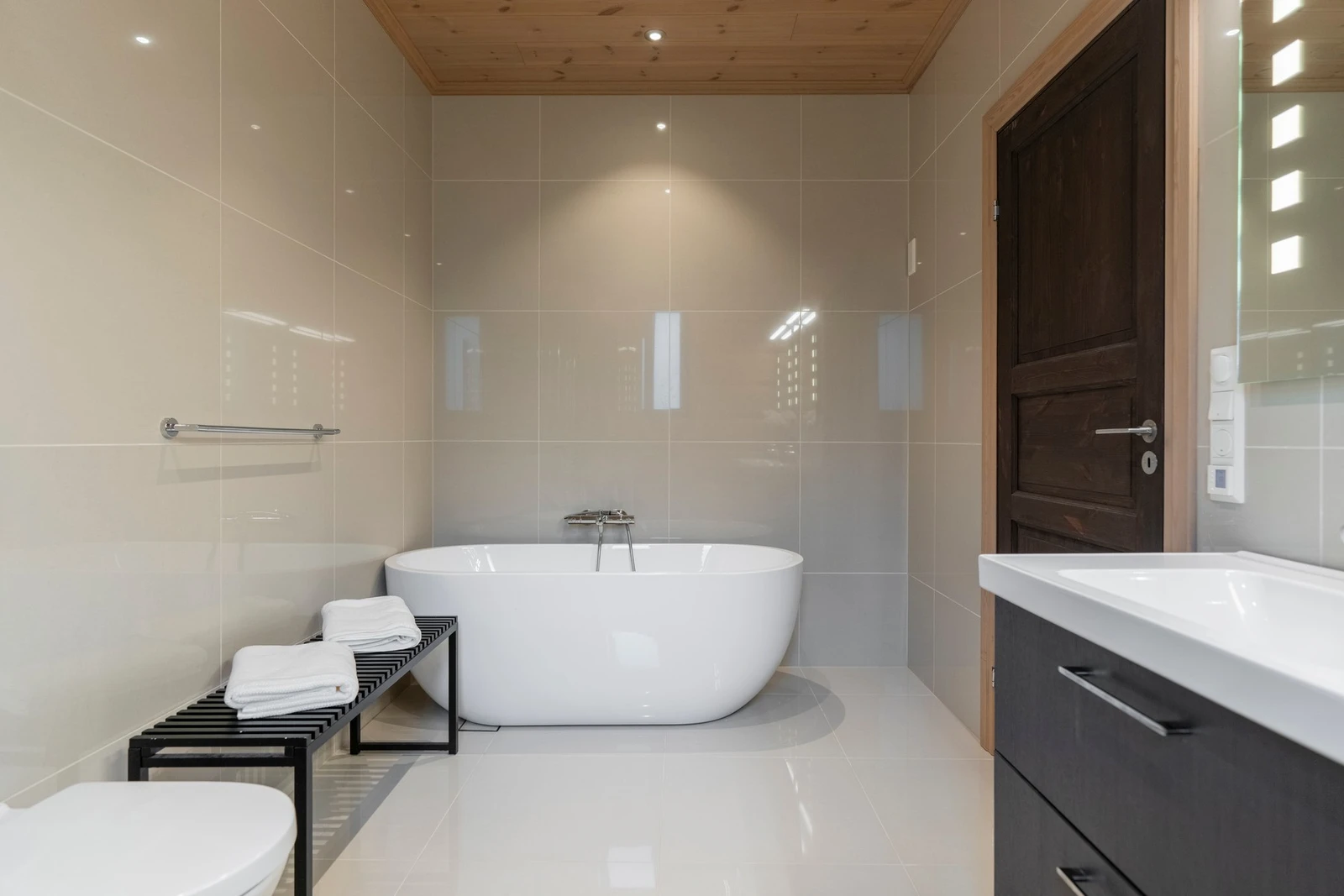 Badet fremgår av høy og moderne standard. Galleribilde