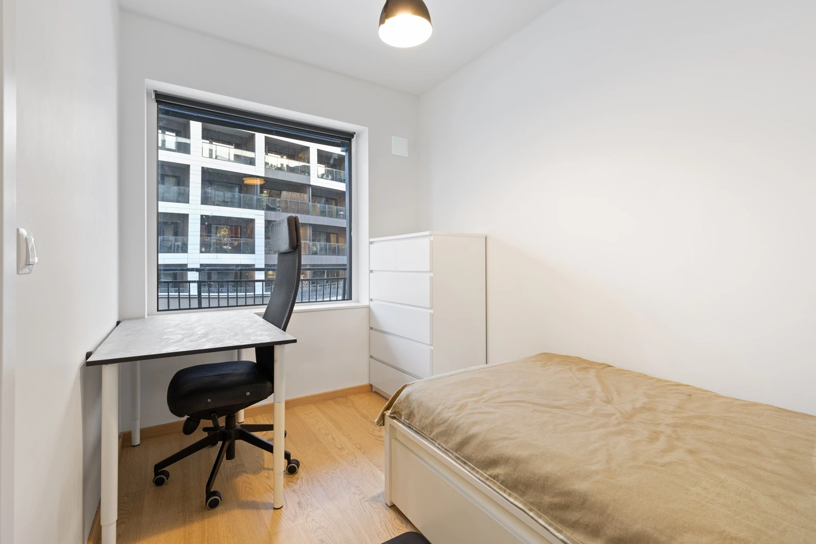 Soverom 3 fremstår som det perfekte ekstrarom - alt etter egne ønsker og behov. Det er ikke montert varmekilde på soverommene. Galleribilde