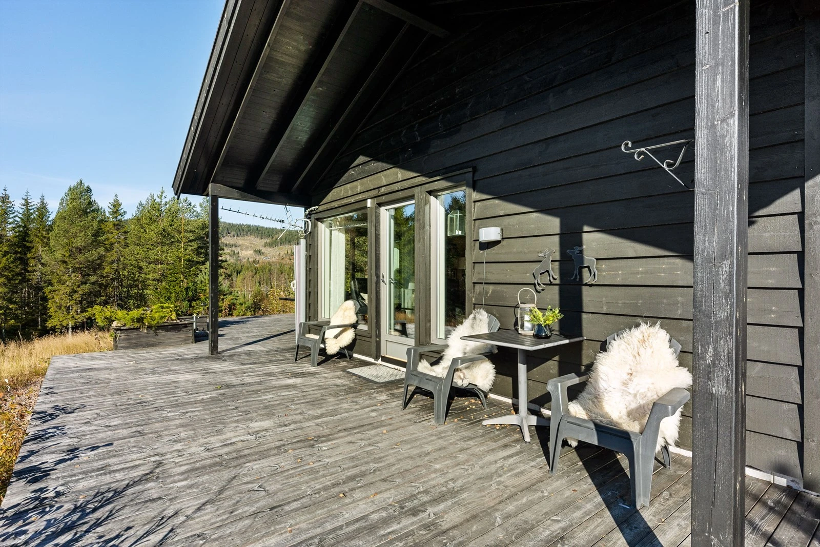 Flott uteplass med gode solforhold fra morgen til kveld Galleribilde