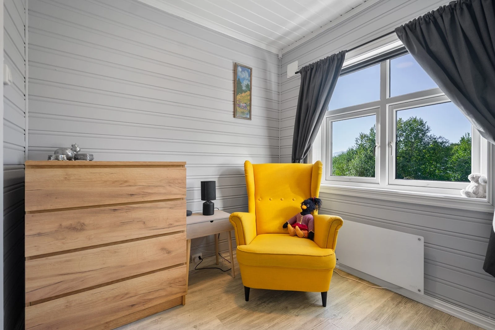 Soverom 4 - perfekt rom for de minste, med plass til både seng og kosekrok Galleribilde