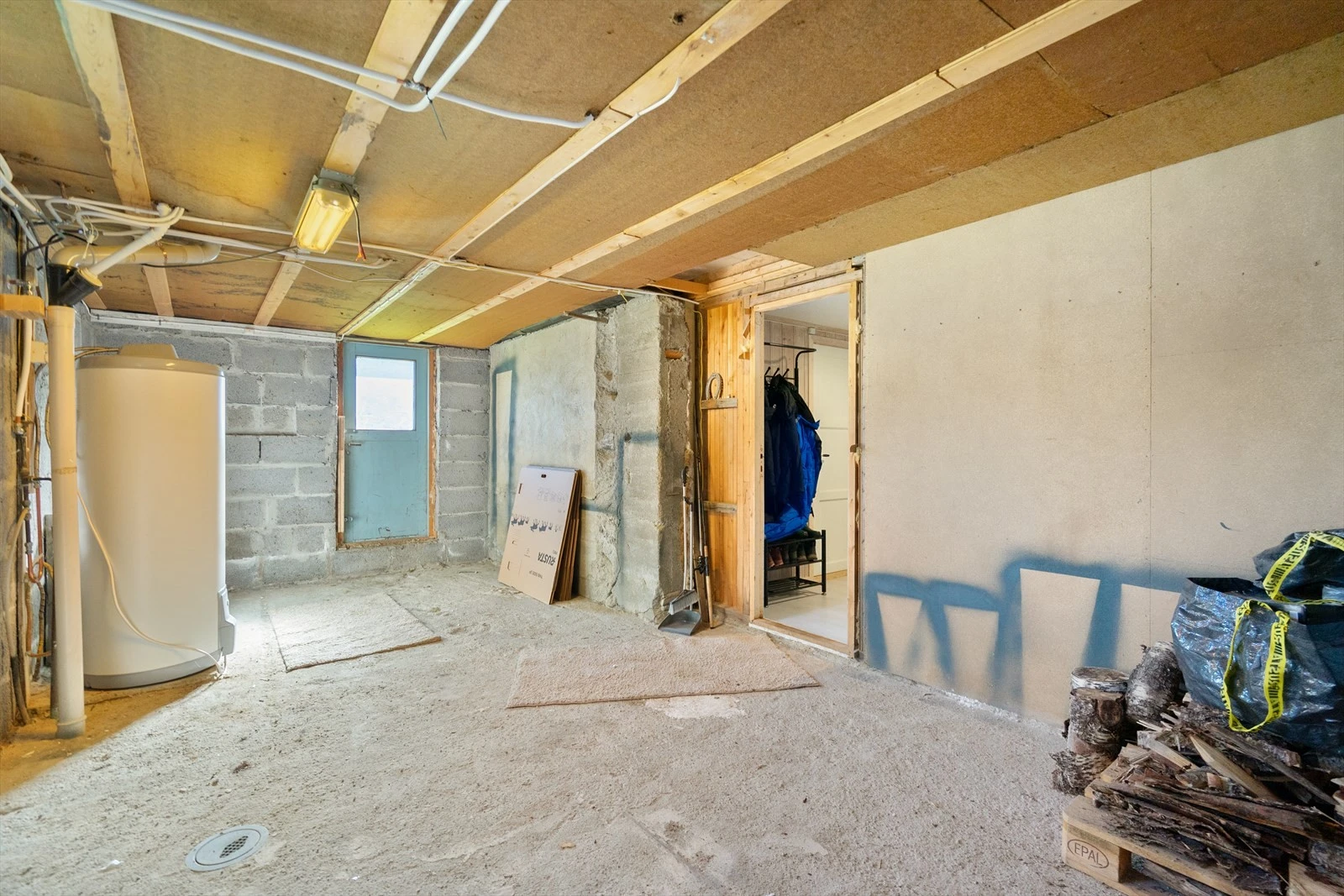 Uinnredet kjellerrom - her er det potensiale til å få det slik du ønsker Galleribilde