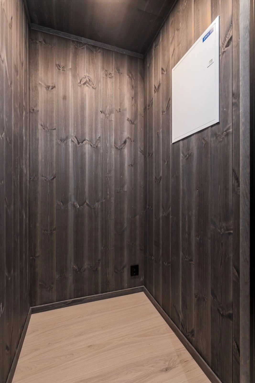 Walk inn closet i hallen Galleribilde