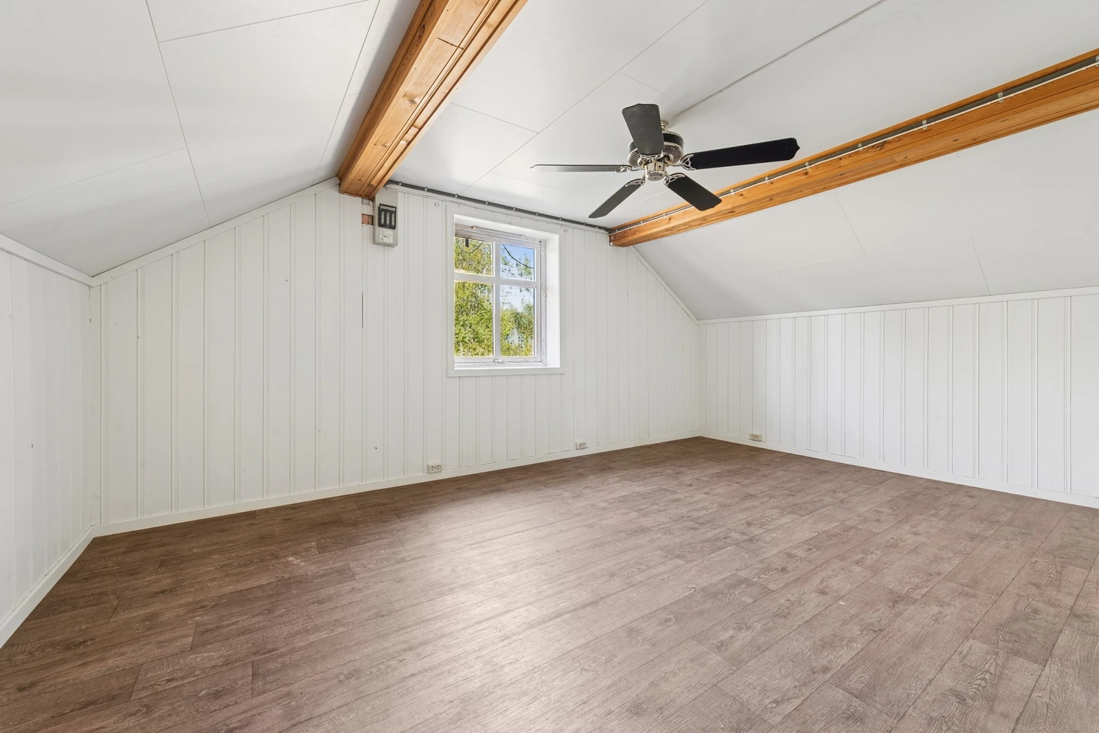 Rommet kan enkelt innredes med seng, garderobe og øvrig møblement etter behov. Galleribilde