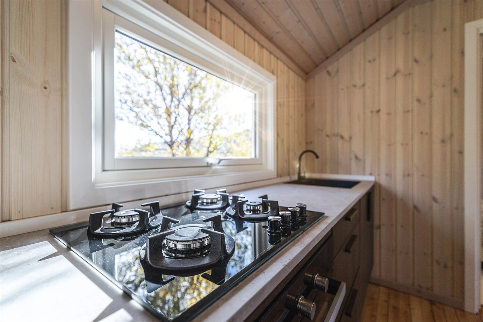 Ny gass komfyr og steketopp Galleribilde