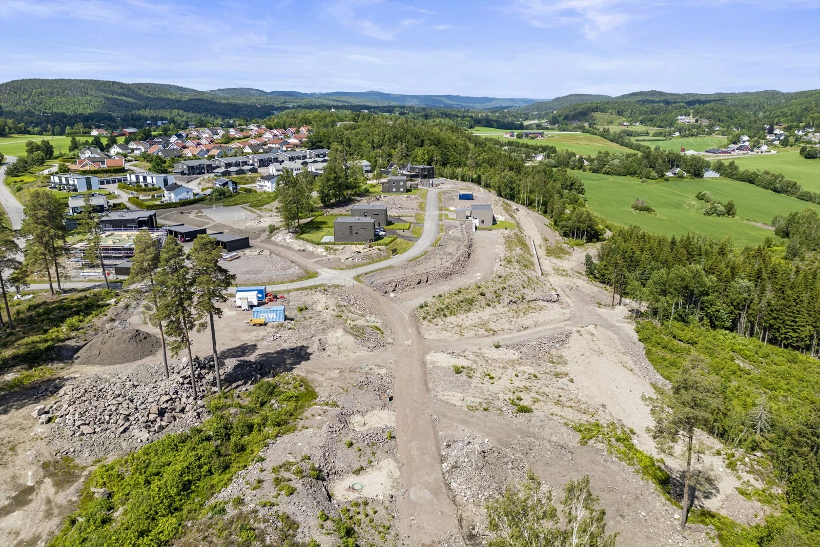 Barlindtunet er en forlengelse av et populært og barnevennlig område. Lekeplass og gangstier skaper et trygt miljø Galleribilde