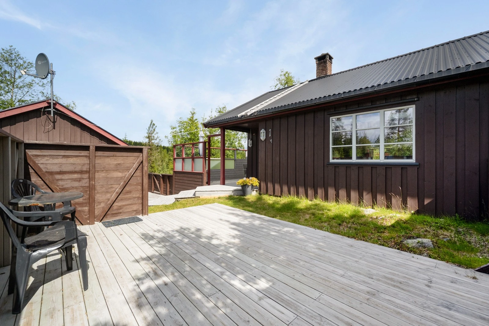 Dette er koselig eldre hytte med som er perfekt for deg som ønsker rolige dager i vakre naturomgivelser Galleribilde